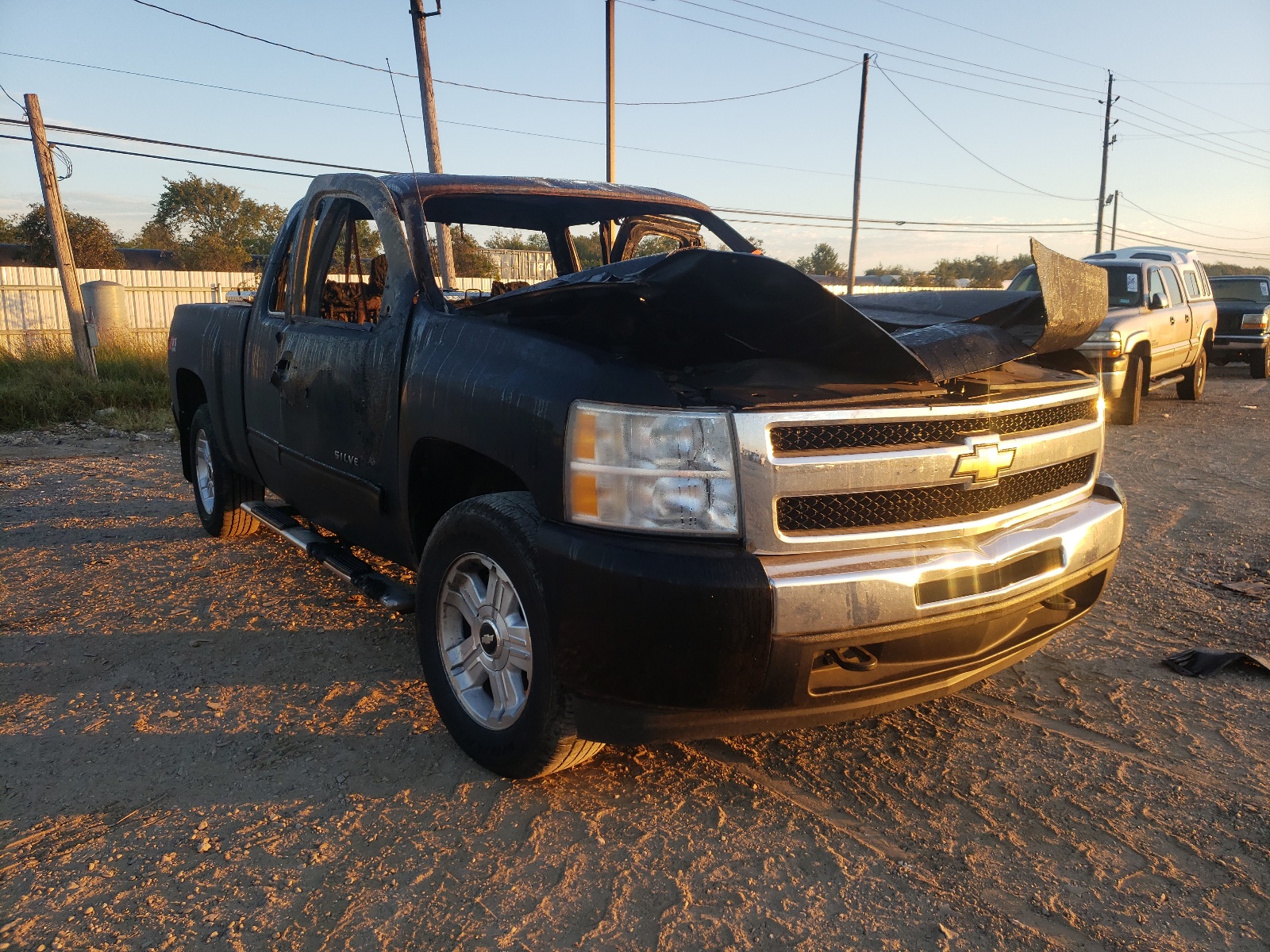 CHEVROLET SILVERADO 2010 with VIN 1GCSKSE35AZ111612 - Photo from auction