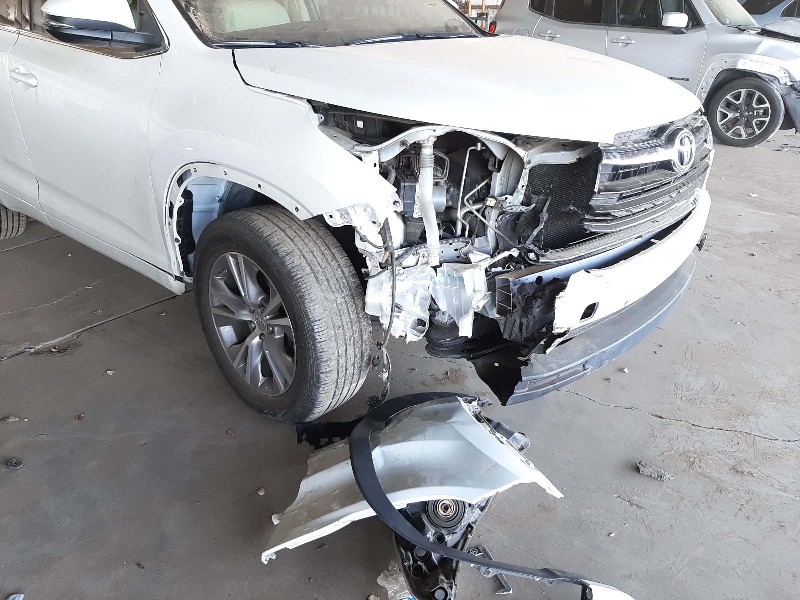 صورة رقم 9 من المزاد - 2015 TOYOTA HIGHLANDER مع VIN 5TDKKRFH6FS119231