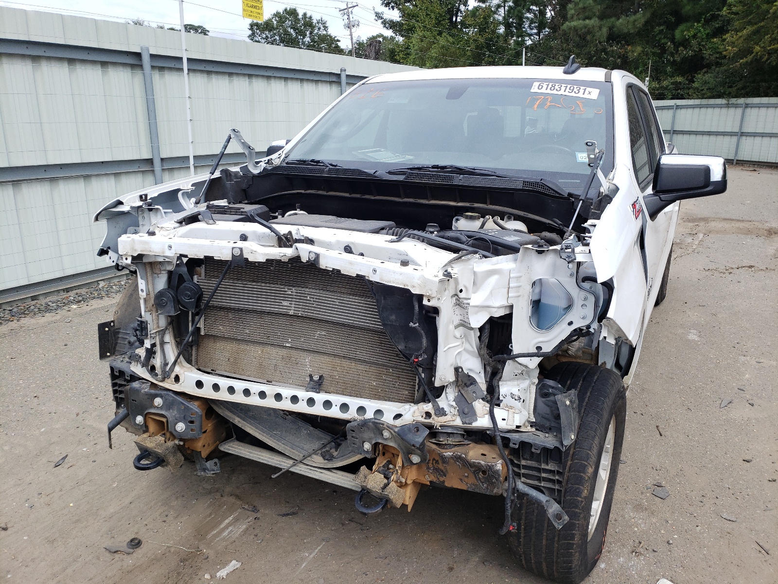 Photo 9 from auction – 2019 CHEVROLET SILVERADO with VIN 3GCUYDED4KG172656