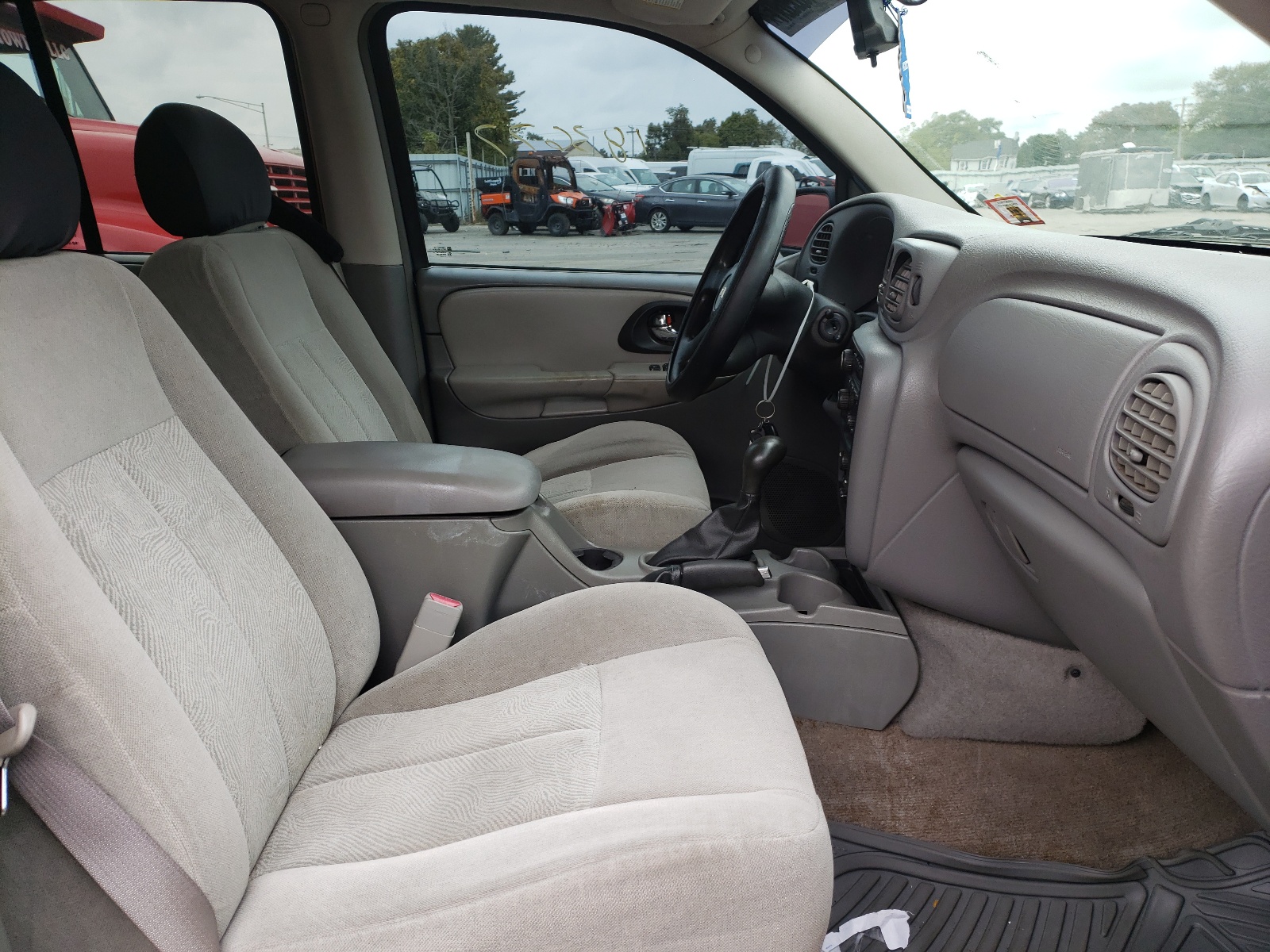 Photo 5 from auction – 2005 CHEVROLET TRAILBLAZE with VIN 1GNDT13S952300621