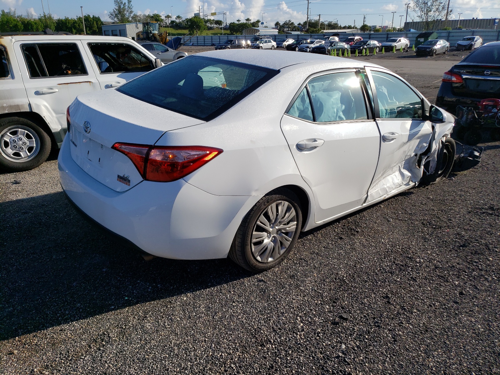 Photo 4 from auction – 2017 TOYOTA COROLLA L with VIN 2T1BURHE7HC946633