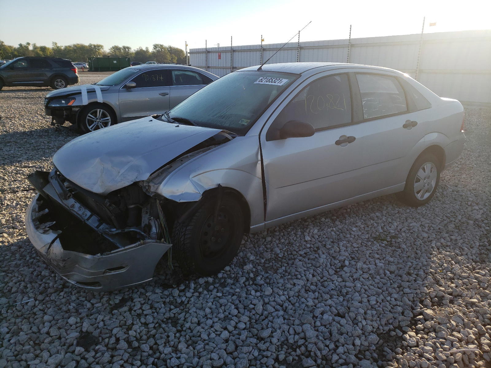 Photo 2 from auction – 2007 FORD FOCUS with VIN 1FAFP34N57W356759