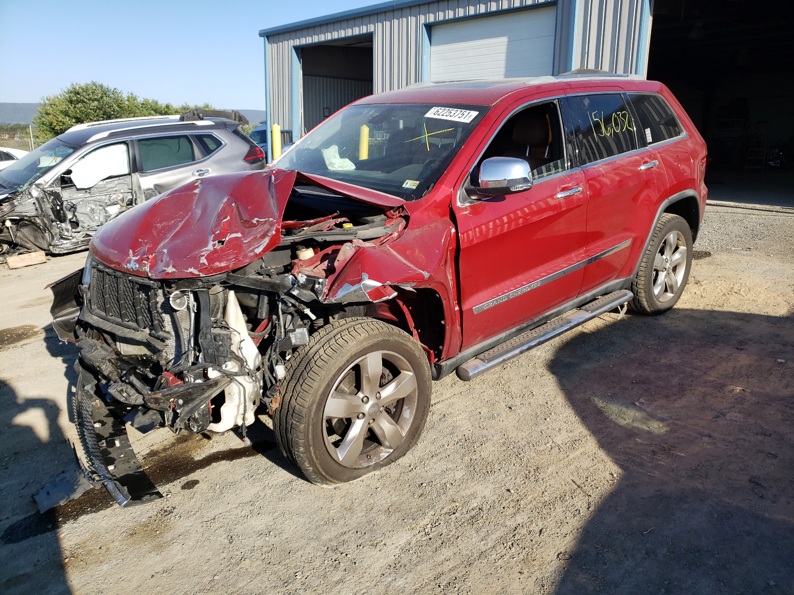 Photo 2 from auction – 2011 JEEP GRAND CHER with VIN 1J4RR6GT8BC573966