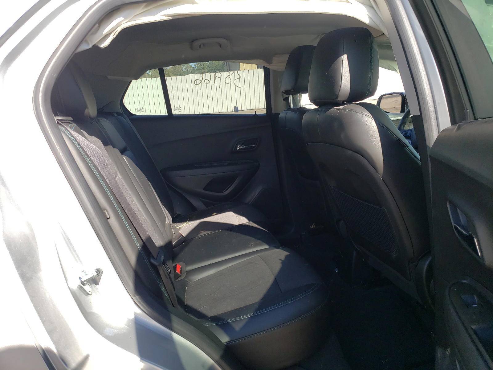 Photo 6 from auction – 2016 CHEVROLET TRAX 1LT with VIN KL7CJPSB2GB584723