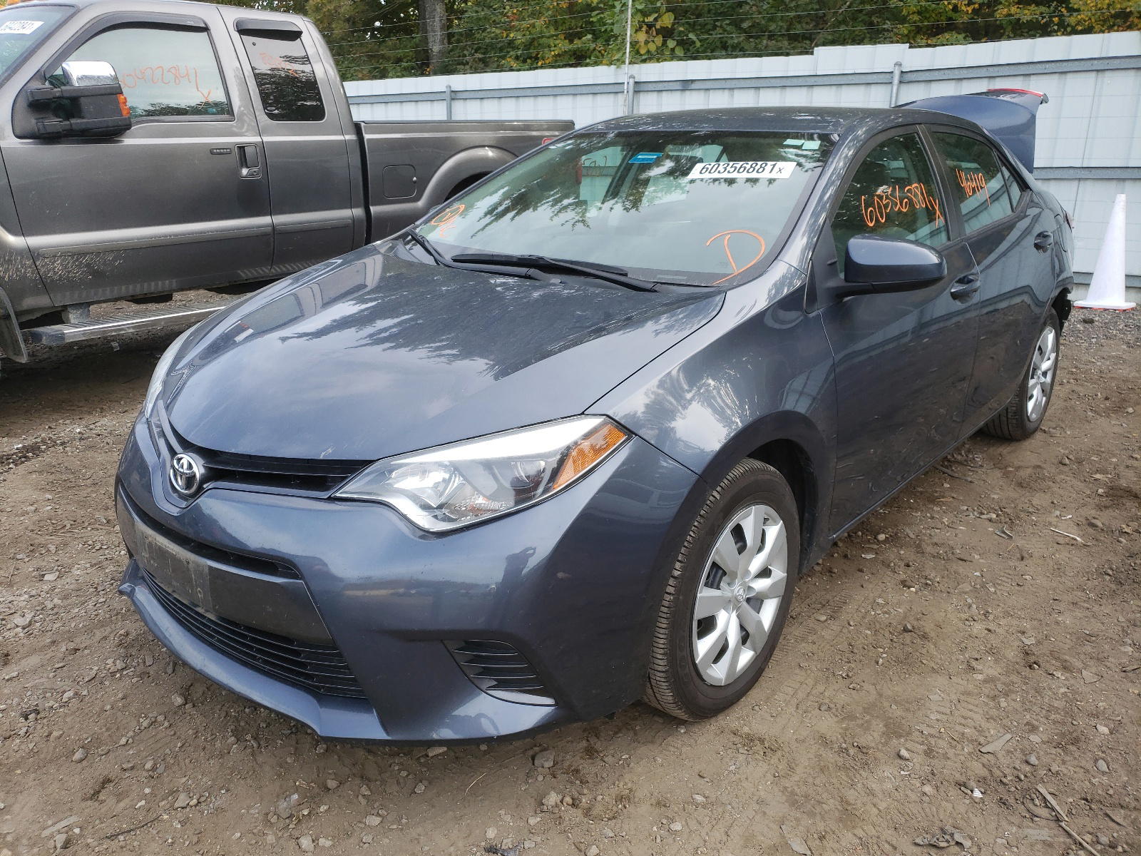 Photo 2 from auction – 2016 TOYOTA COROLLA with VIN 5YFBURHE5GP465391