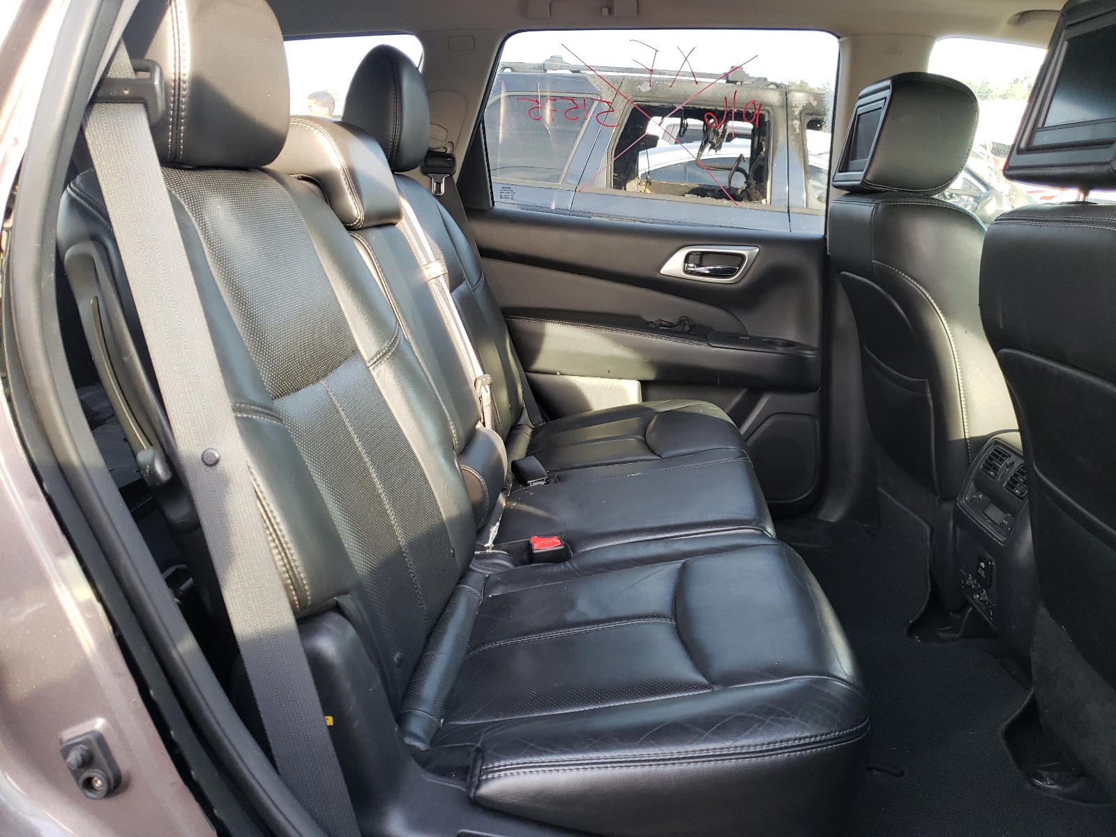Photo 6 from auction – 2014 NISSAN PATHFINDER with VIN 5N1AR2MM4EC656903