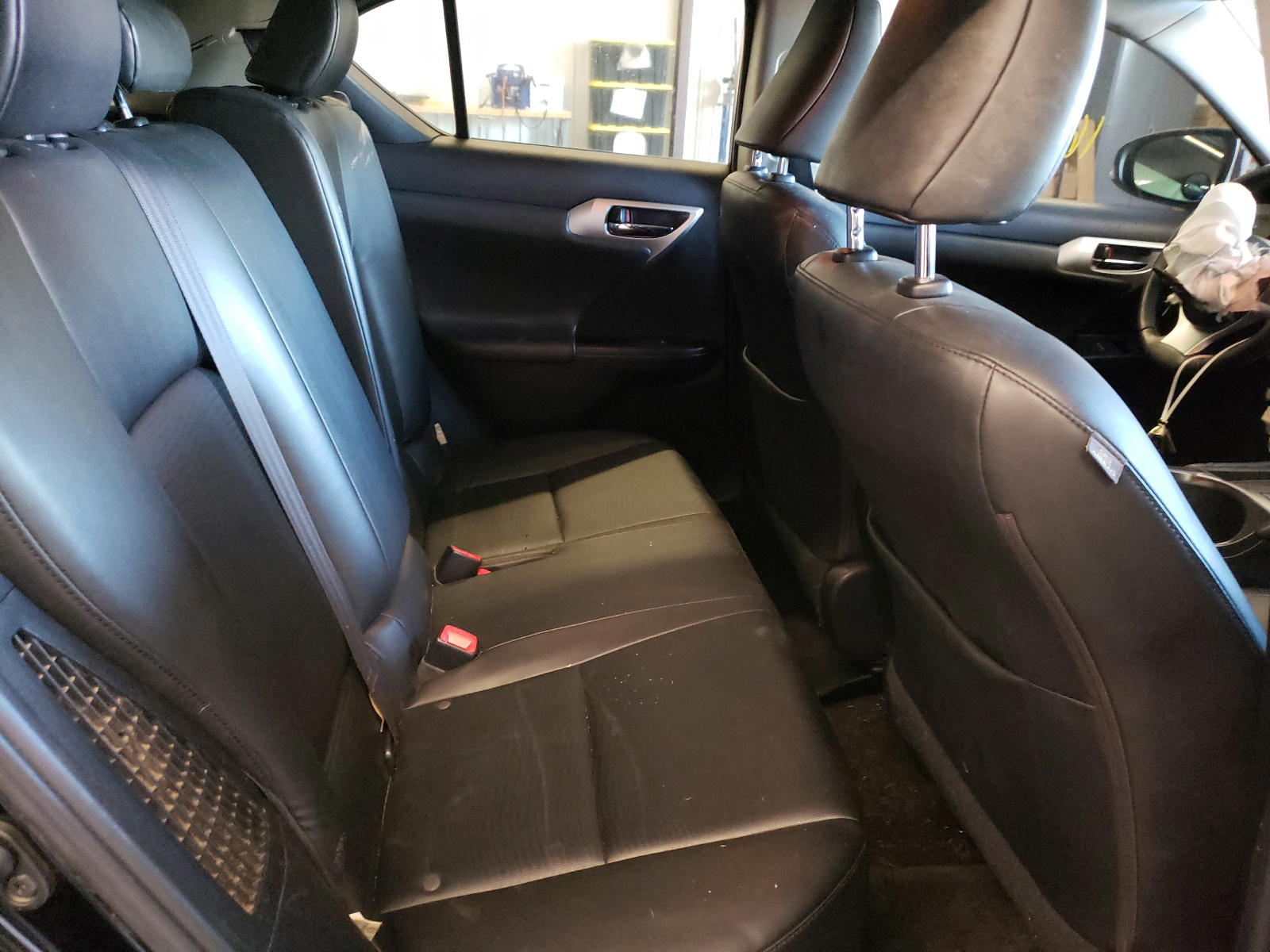 Photo 6 from auction – 2011 LEXUS CT 200 with VIN JTHKD5BH3B2020164