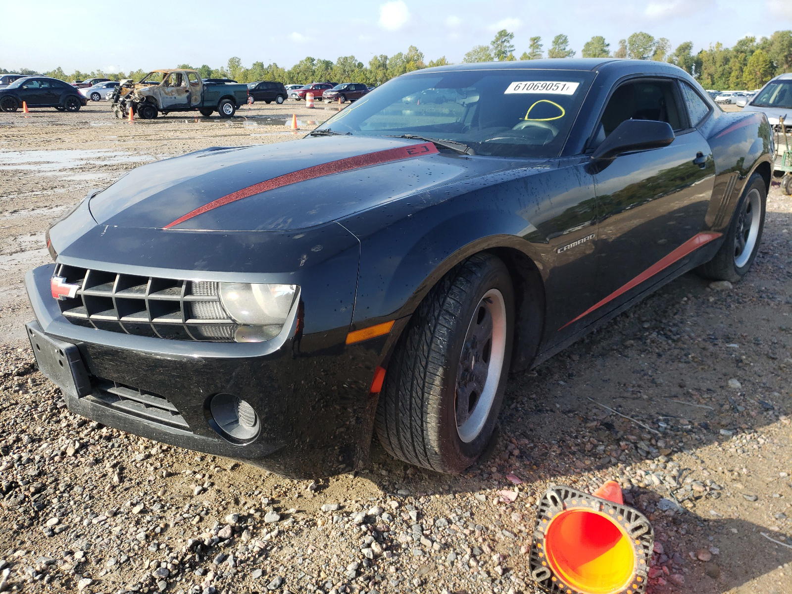 Photo 2 from auction – 2011 CHEVROLET CAMARO LS with VIN 2G1FA1ED9B9153311