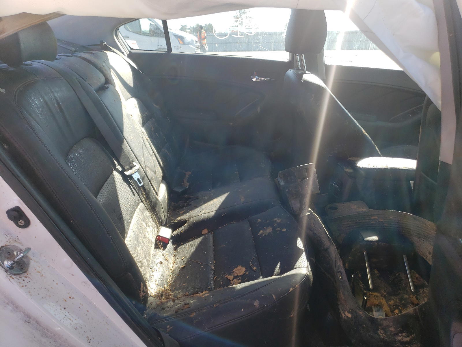 Photo 6 from auction – 2015 KIA FORTE EX with VIN KNAFZ4A84F5300614