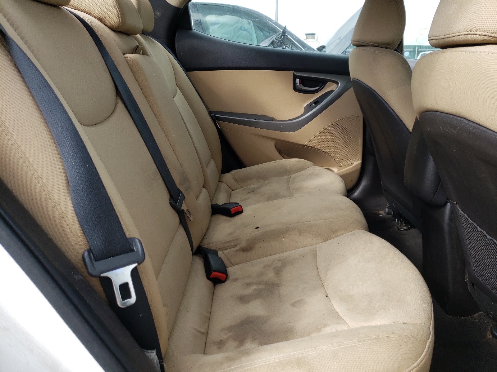 Photo 6 from auction – 2012 HYUNDAI ELANTRA GL with VIN 5NPDH4AE4CH146985