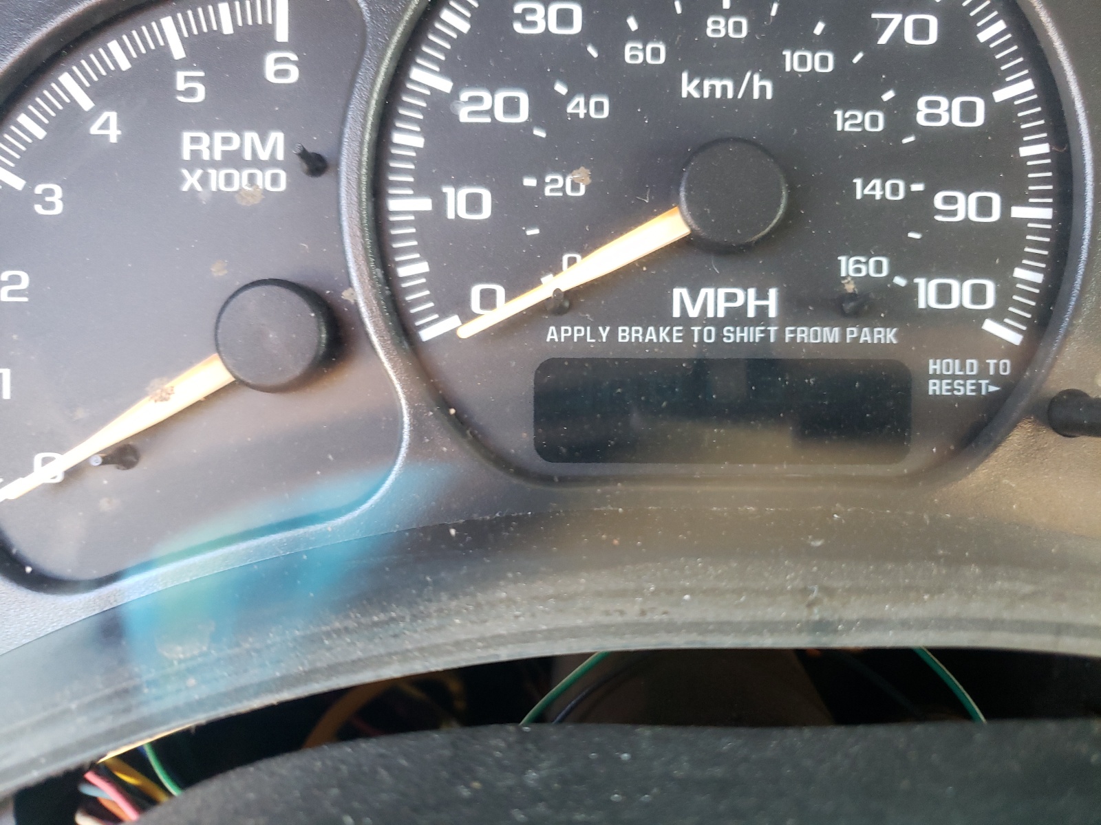 Photo 8 from auction – 2001 CHEVROLET SUBURBAN K with VIN 1GNFK16T41J305211