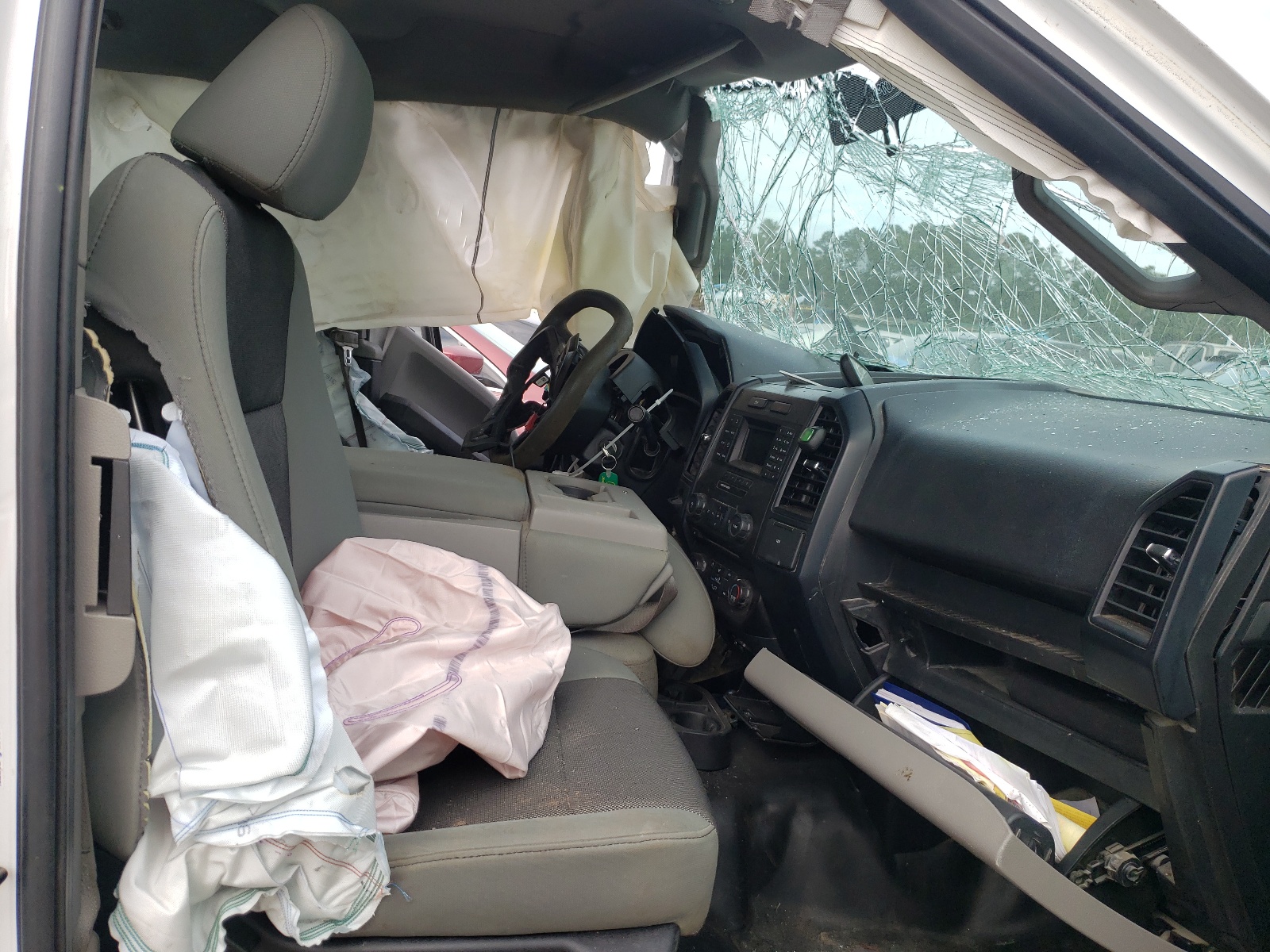 Photo 5 from auction – 2015 FORD F150 SUPER with VIN 1FTEX1C80FKE55999