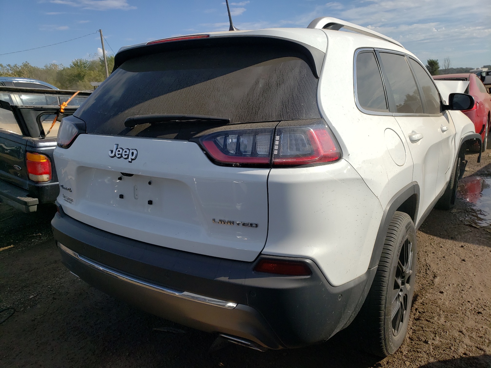 Photo 4 from auction – 2019 JEEP CHEROKEE L with VIN 1C4PJMDN2KD180540