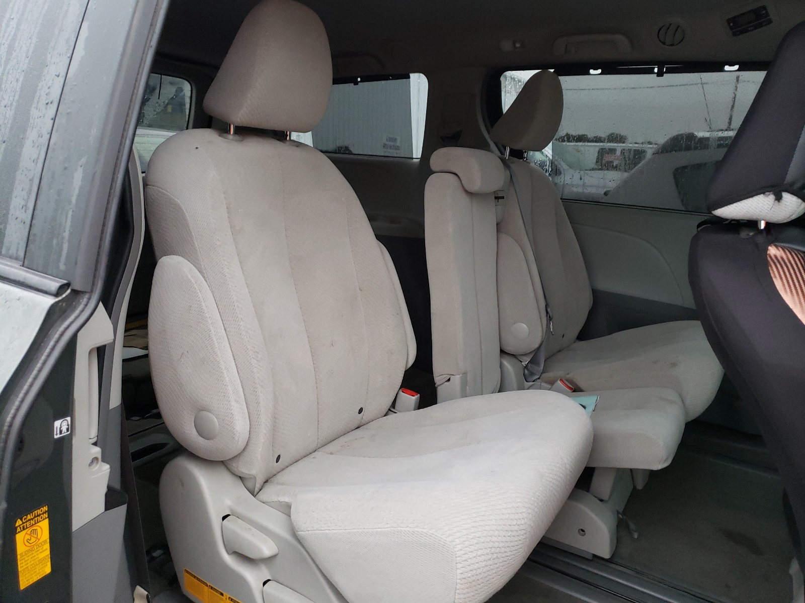 Photo 6 from auction – 2014 TOYOTA SIENNA LE with VIN 5TDKK3DC0ES422072