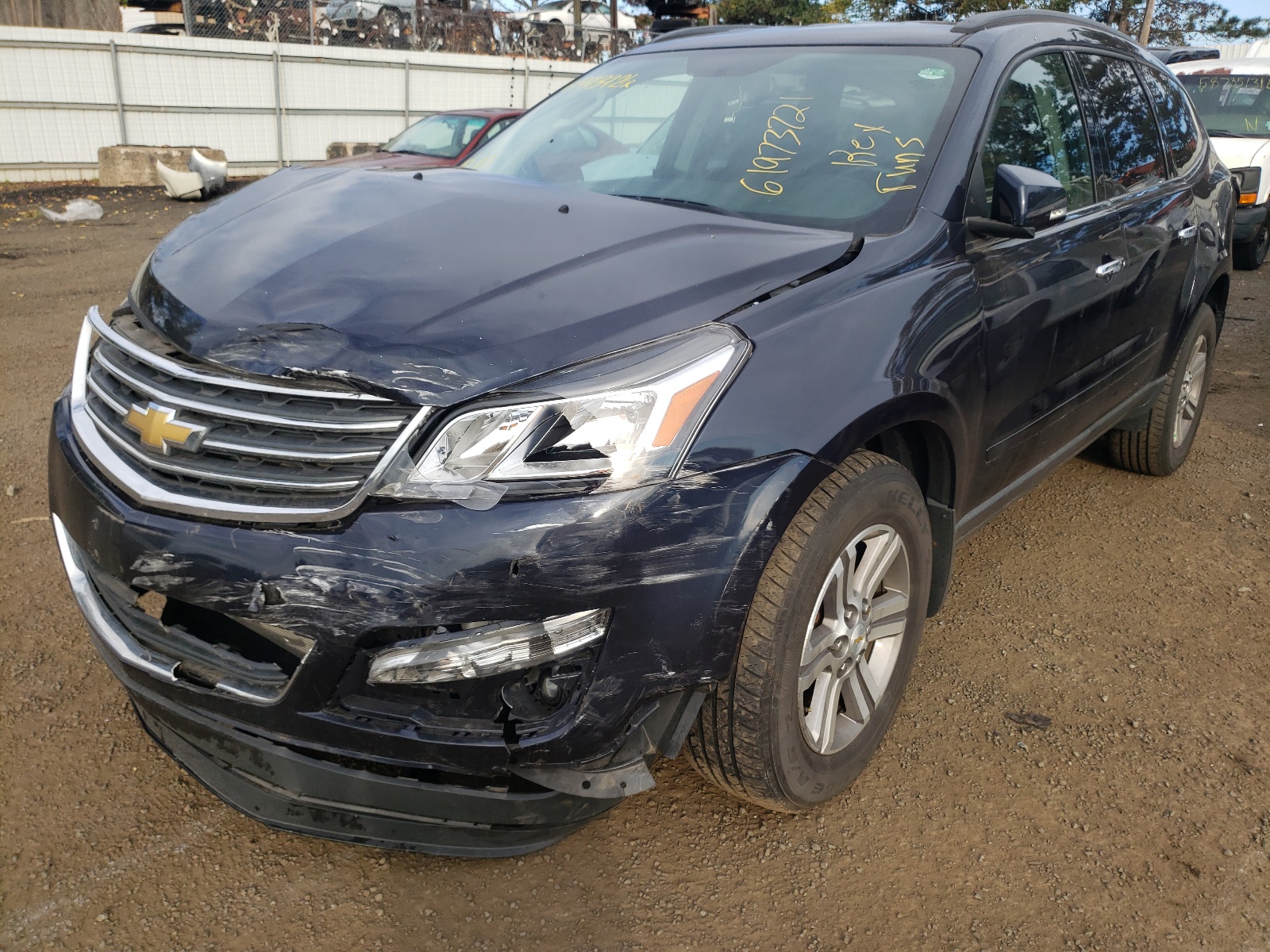 Photo 2 from auction – 2015 CHEVROLET TRAVERSE L with VIN 1GNKVGKDXFJ372135