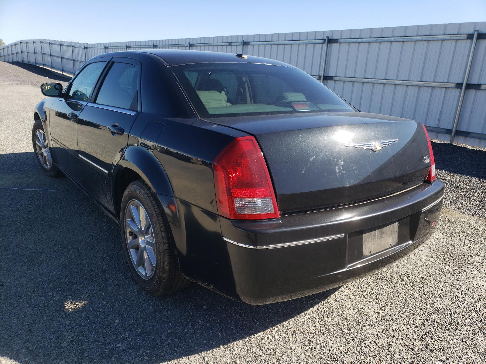 Photo 3 from auction – 2007 CHRYSLER 300 with VIN 2C3KA53G27H659283