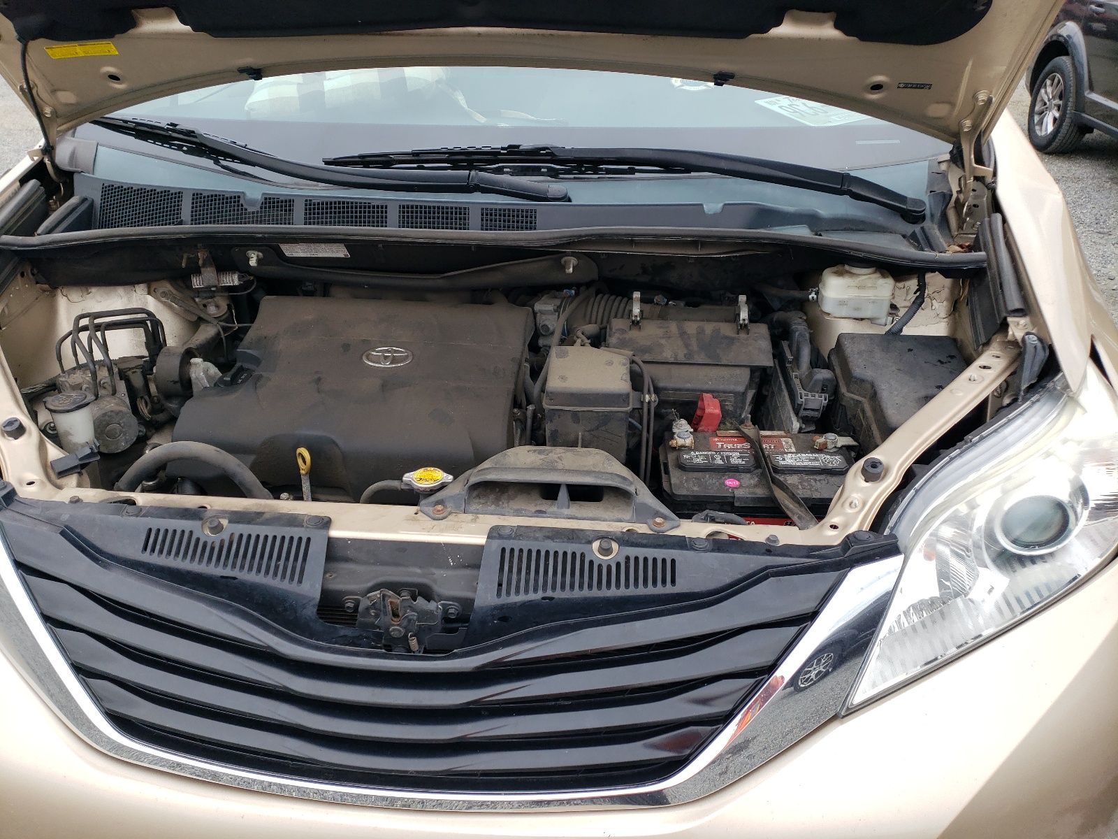 Photo 7 from auction – 2014 TOYOTA SIENNA LE with VIN 5TDKK3DC1ES475945