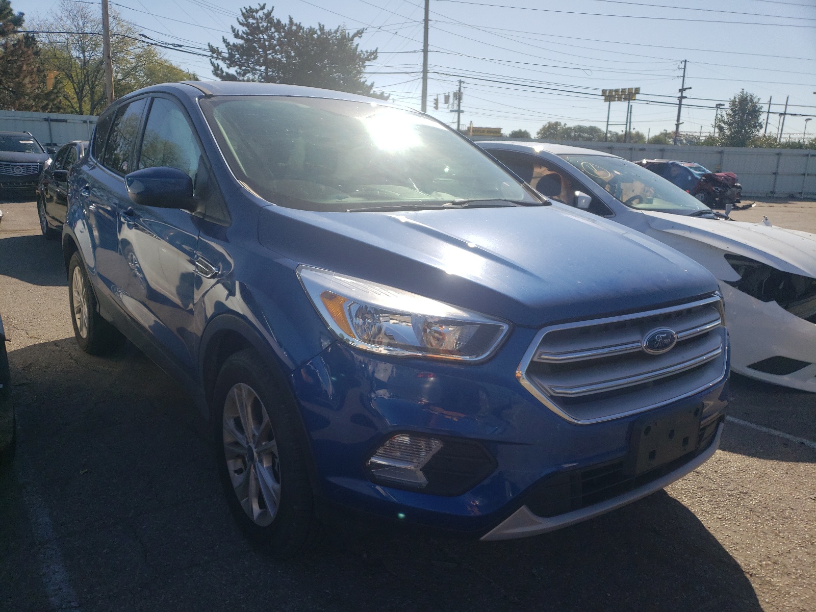 Photo 1 from auction – 2019 FORD ESCAPE SE with VIN 1FMCU9GD4KUA52026