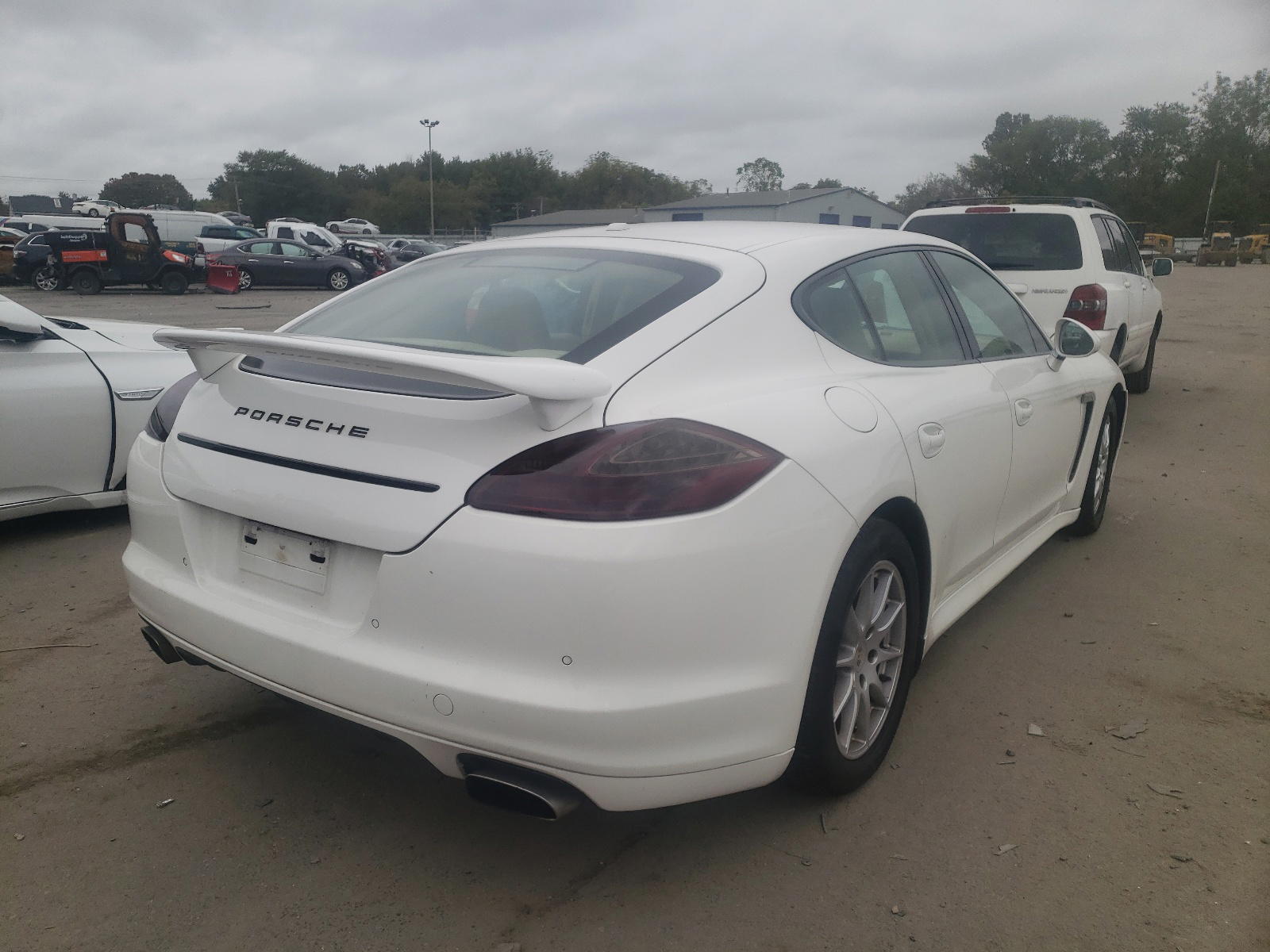 Photo 4 from auction – 2011 PORSCHE PANAMERA 2 with VIN WP0AA2A70BL012482