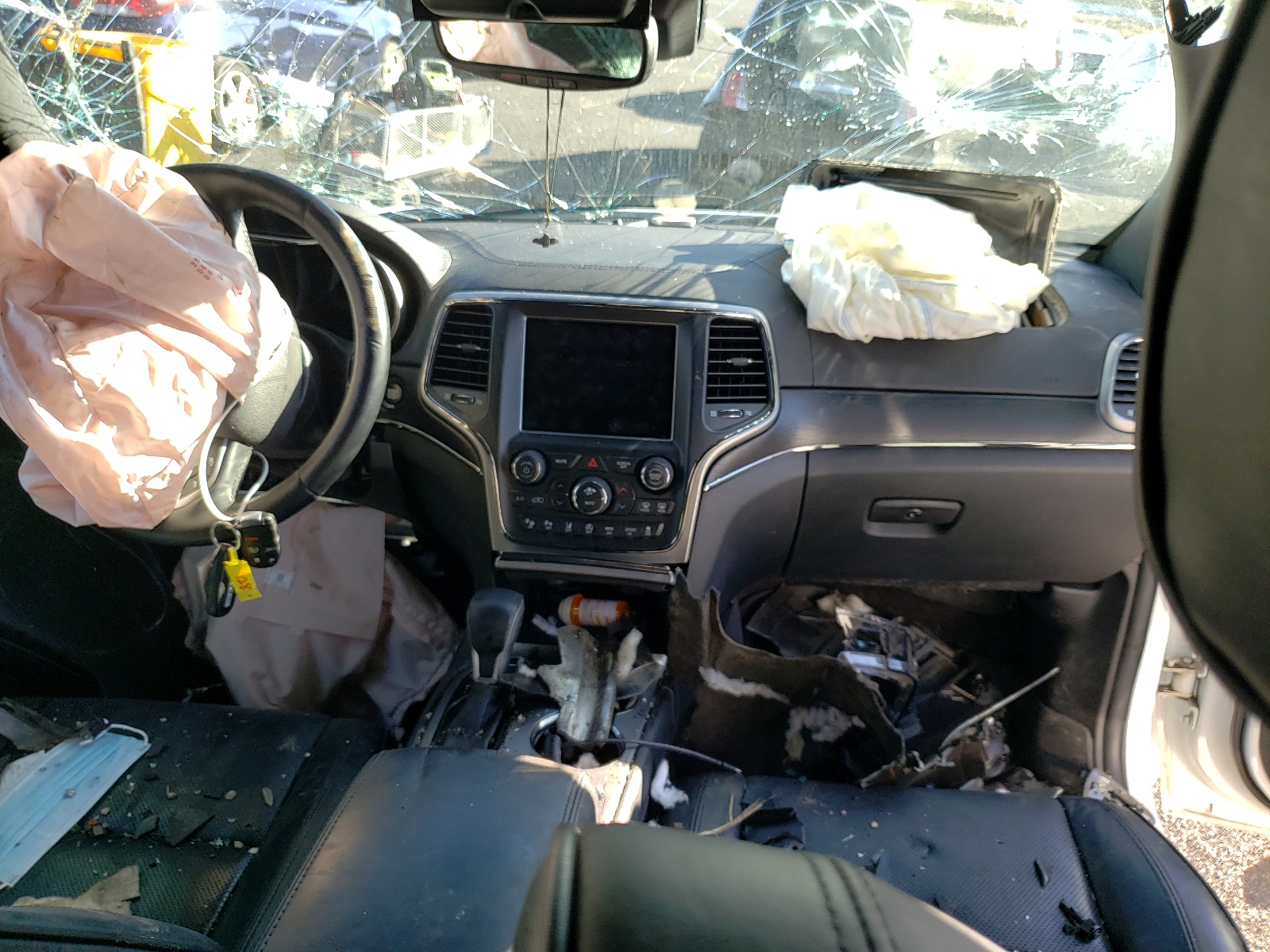 Photo 9 from auction – 2018 JEEP GRAND CHER with VIN 1C4RJFCGXJC190020