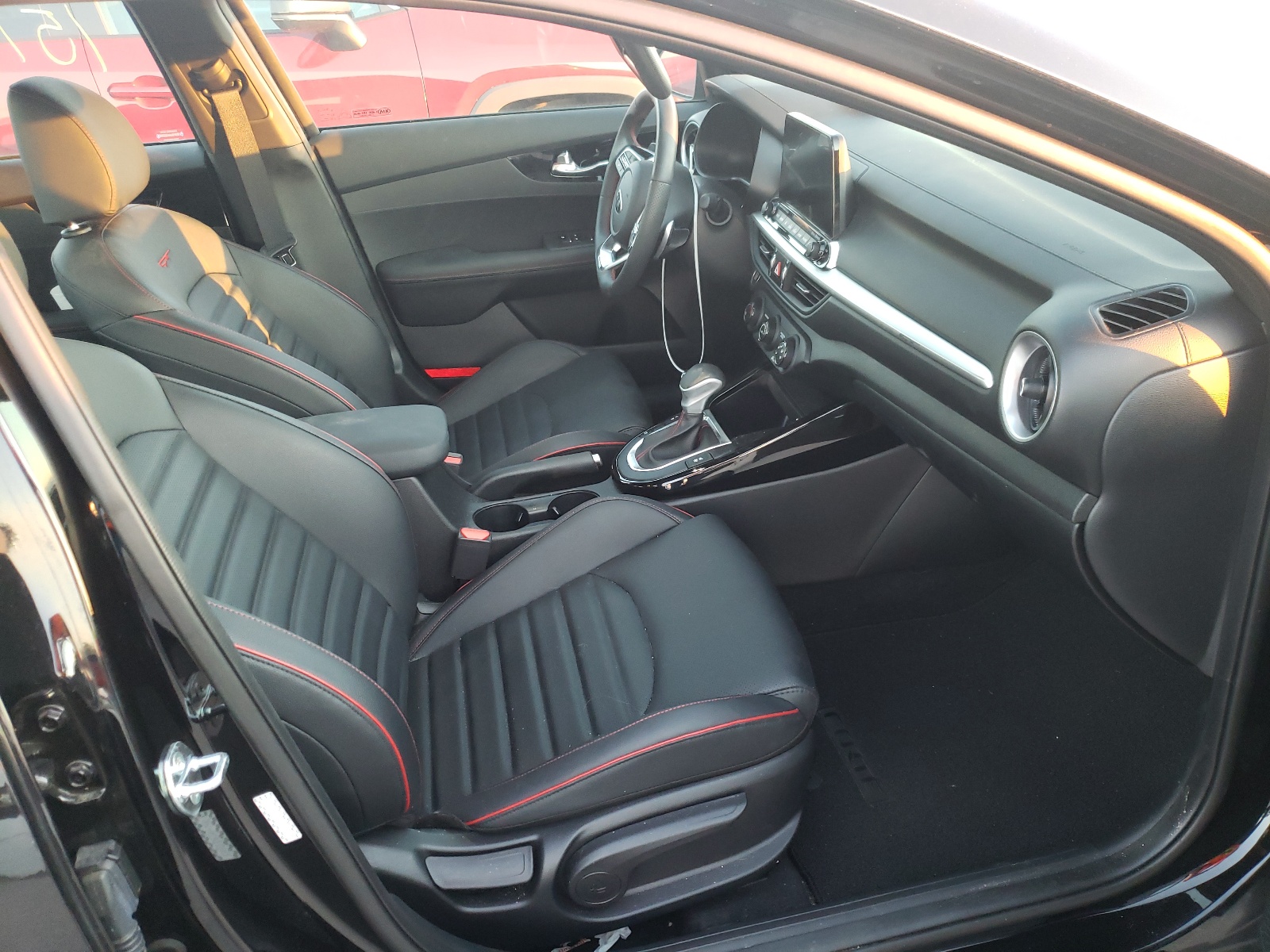 Photo 5 from auction – 2021 KIA FORTE GT with VIN 3KPF44AC5ME339476