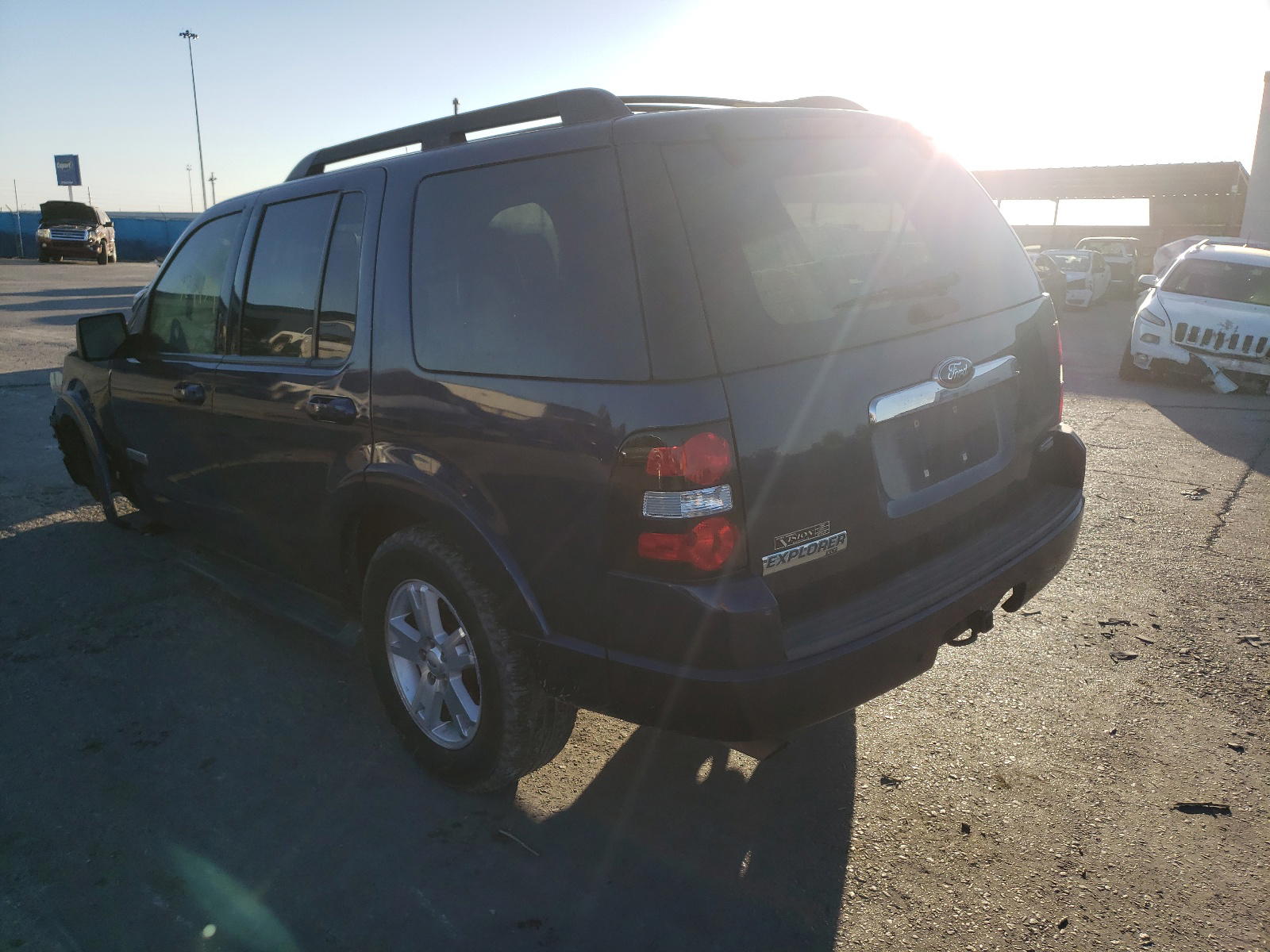 Photo 3 from auction – 2007 FORD EXPLORER X with VIN 1FMEU73E67UB87463