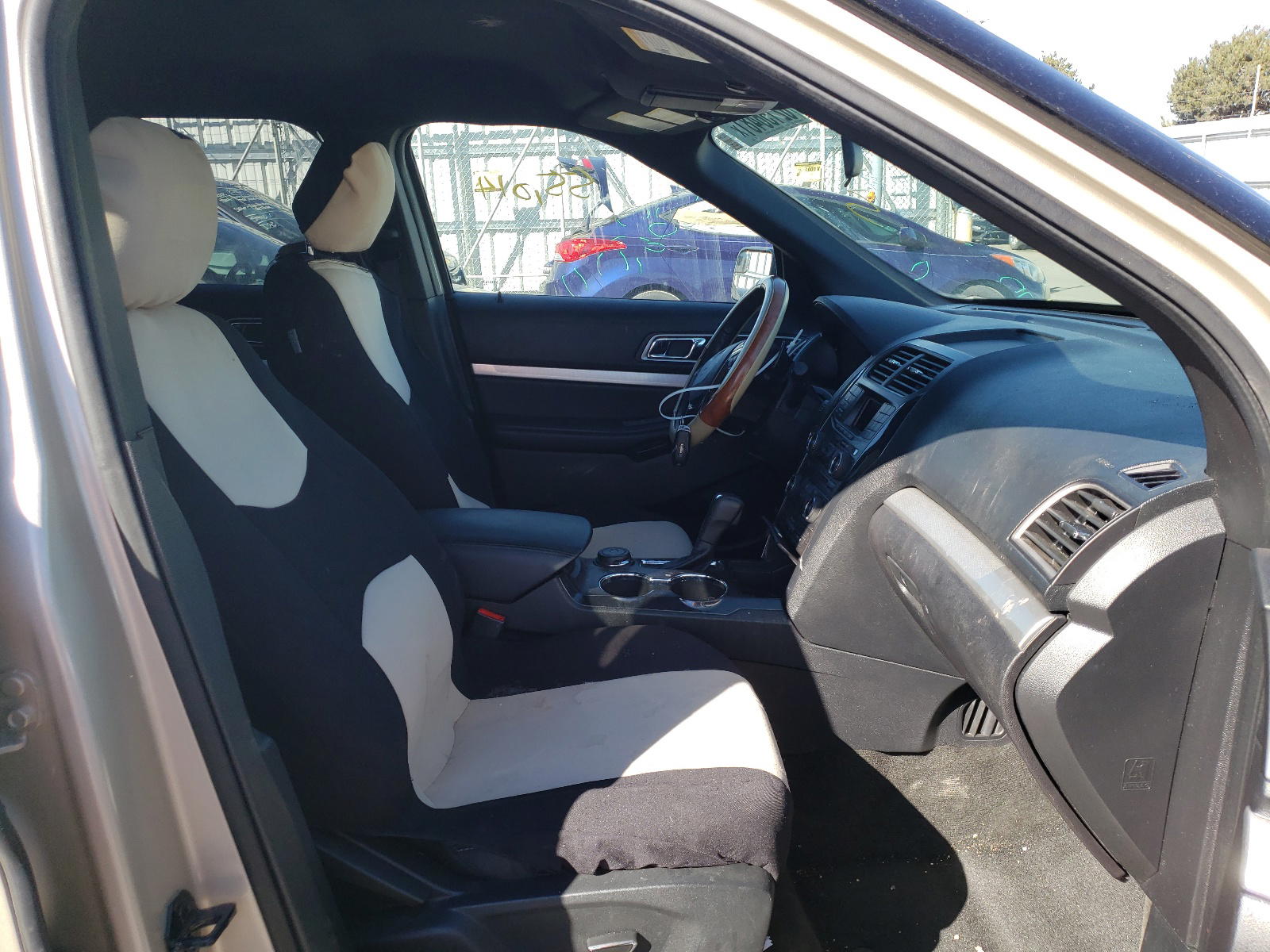 Photo 5 from auction – 2017 FORD EXPLORER X with VIN 1FM5K8DH7HGC65558