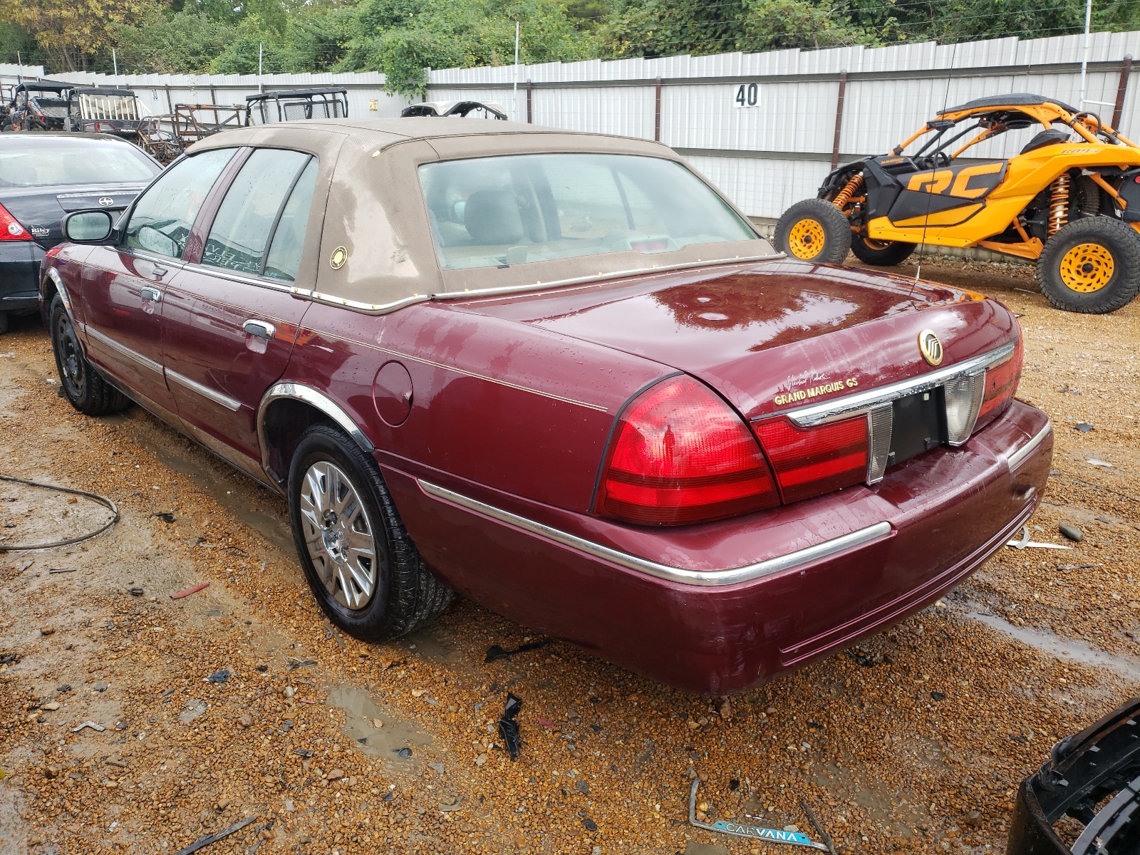 Photo 3 from auction – 2005 MERCURY GRAND MARQ with VIN 2MEFM74W15X608221