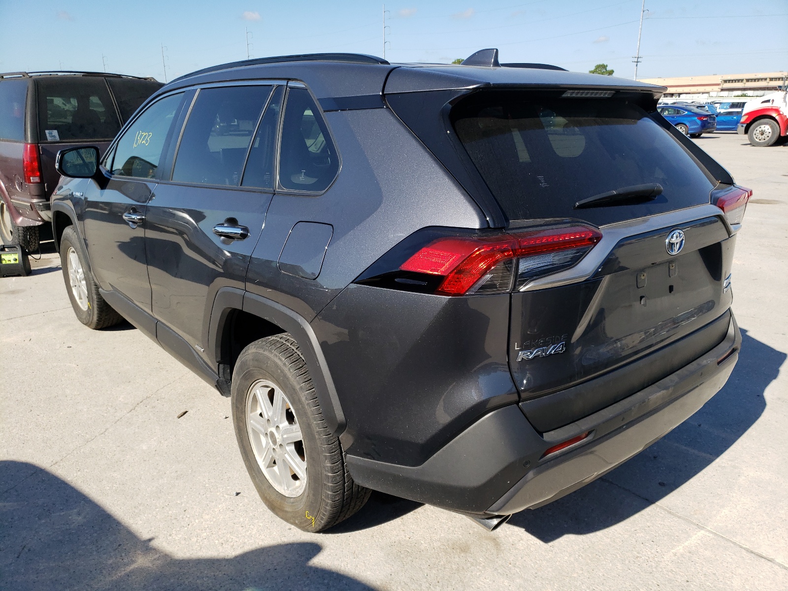 Photo 3 from auction – 2020 TOYOTA RAV4 LIMIT with VIN JTMD6RFV3LD001843