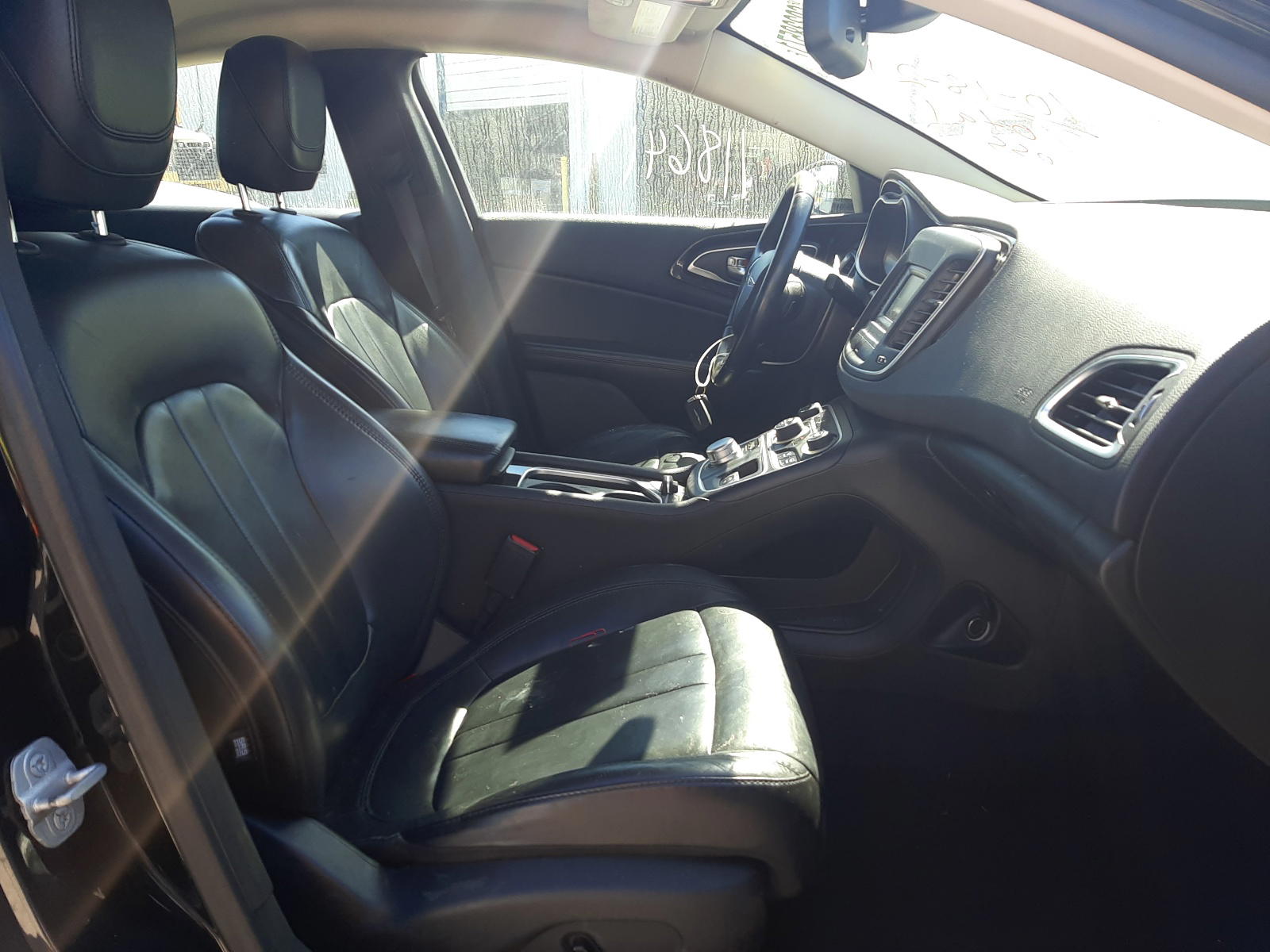 Photo 5 from auction – 2015 CHRYSLER 200 C with VIN 1C3CCCCB2FN548648