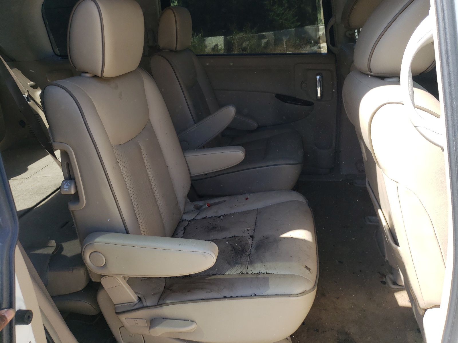 Photo 6 from auction – 2015 NISSAN QUEST S with VIN JN8AE2KP0F9129361