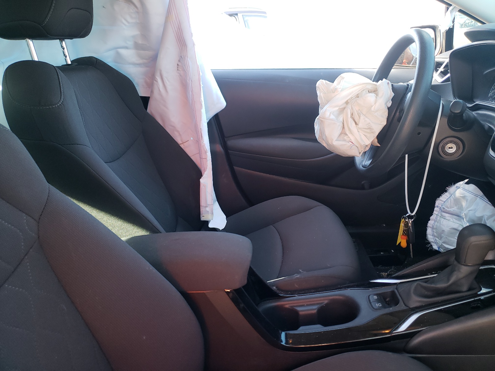 Photo 5 from auction – 2021 TOYOTA COROLLA LE with VIN 5YFEPMAE0MP168901