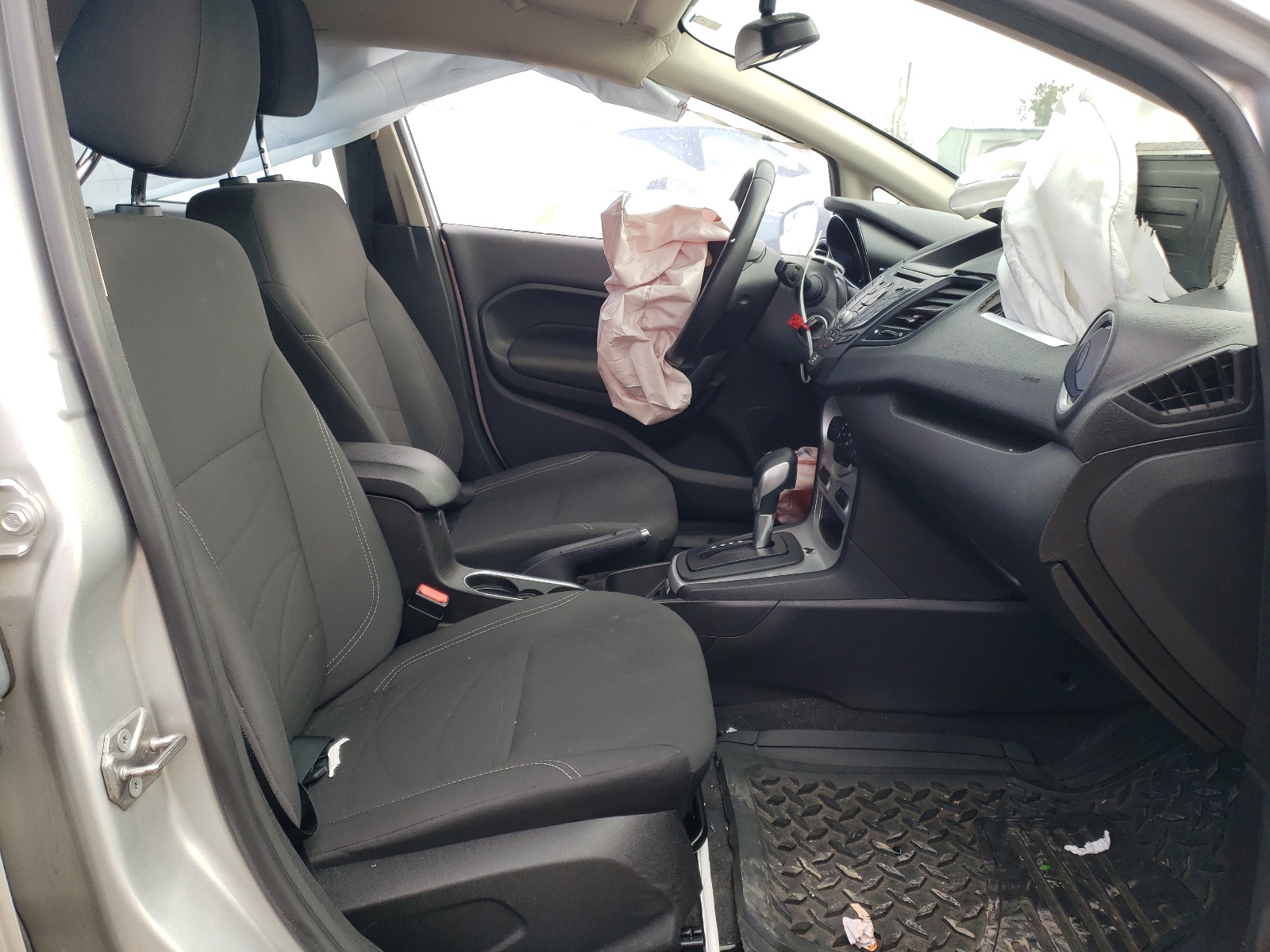 Фото 5 с аукциона – 2016 FORD FIESTA с VIN 3FADP4EJ0GM173892