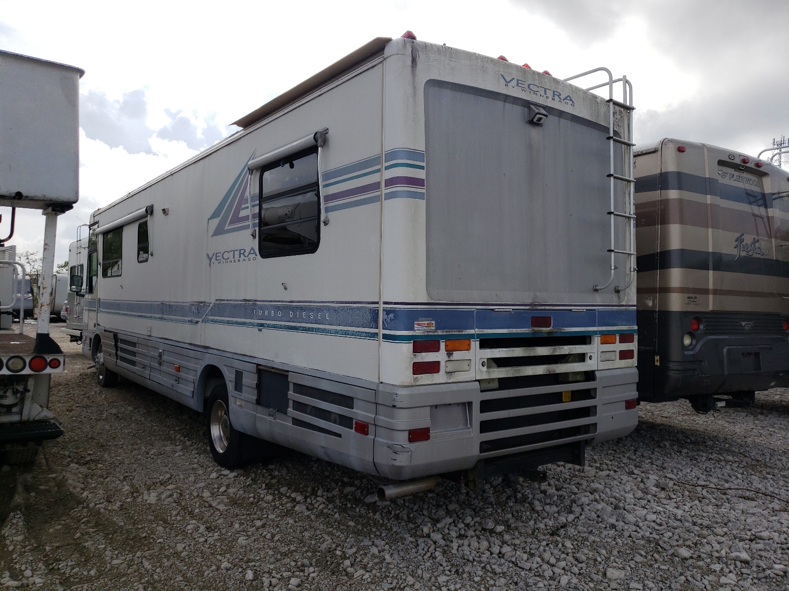 Photo 3 from auction – 1995 WINNEBAGO VECTRA with VIN 4CDR6BR14S2306119