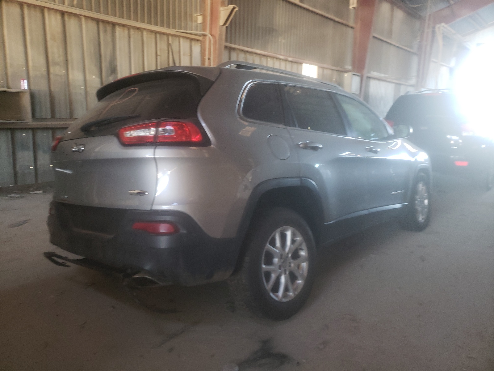 Photo 4 from auction – 2017 JEEP CHEROKEE L with VIN 1C4PJLCSXHW508964