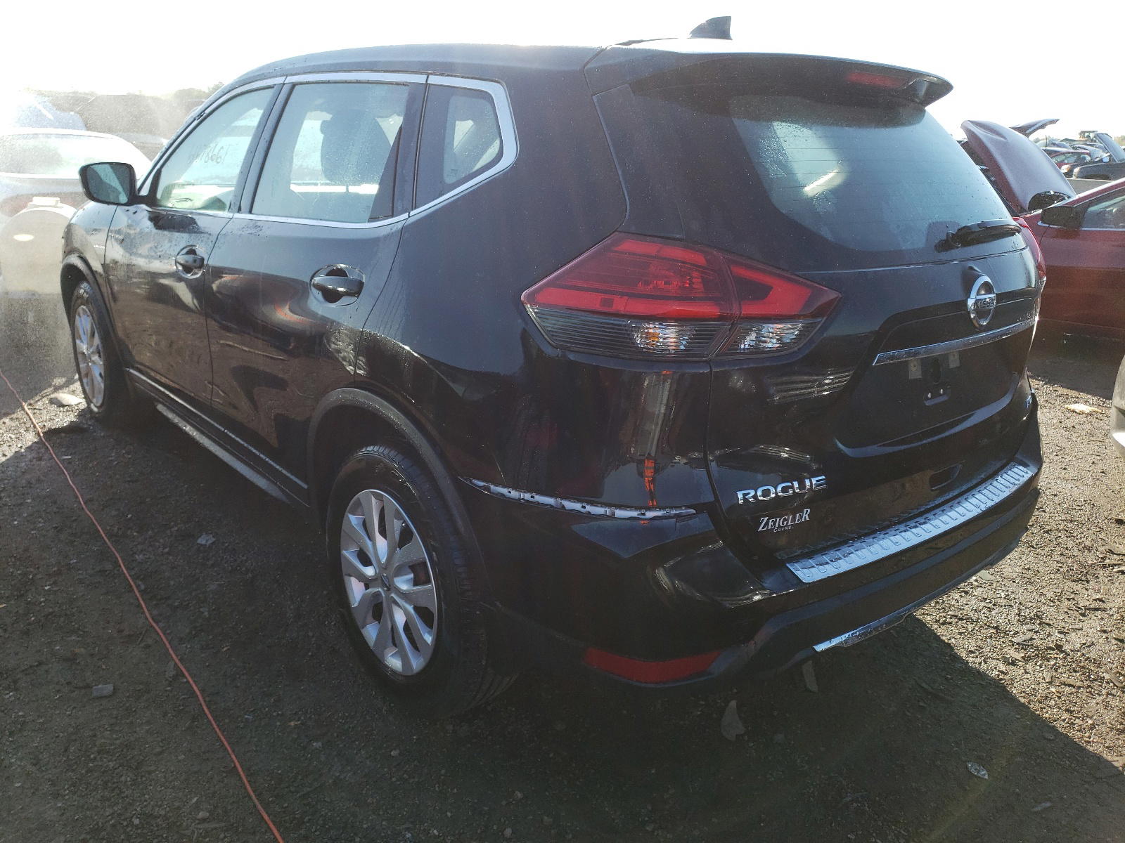 Photo 3 from auction – 2017 NISSAN ROGUE S with VIN KNMAT2MV2HP522936