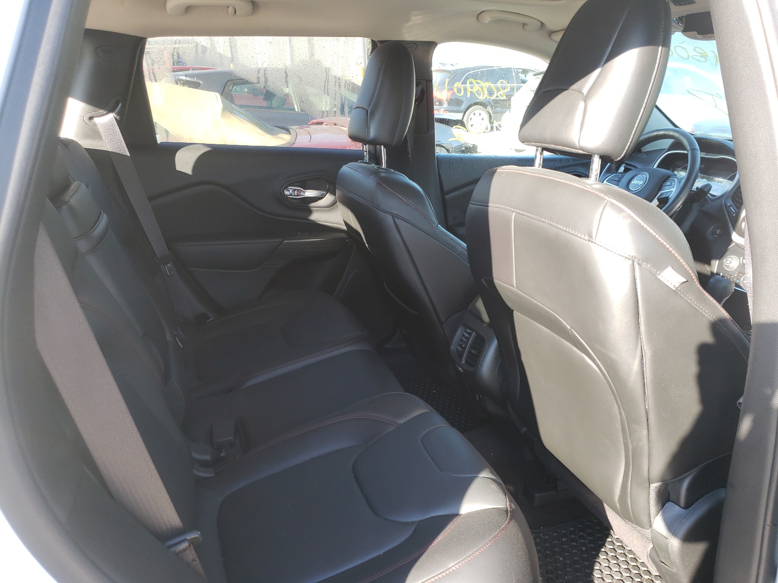 Photo 6 from auction – 2015 JEEP CHEROKEE T with VIN 1C4PJMBS7FW746579