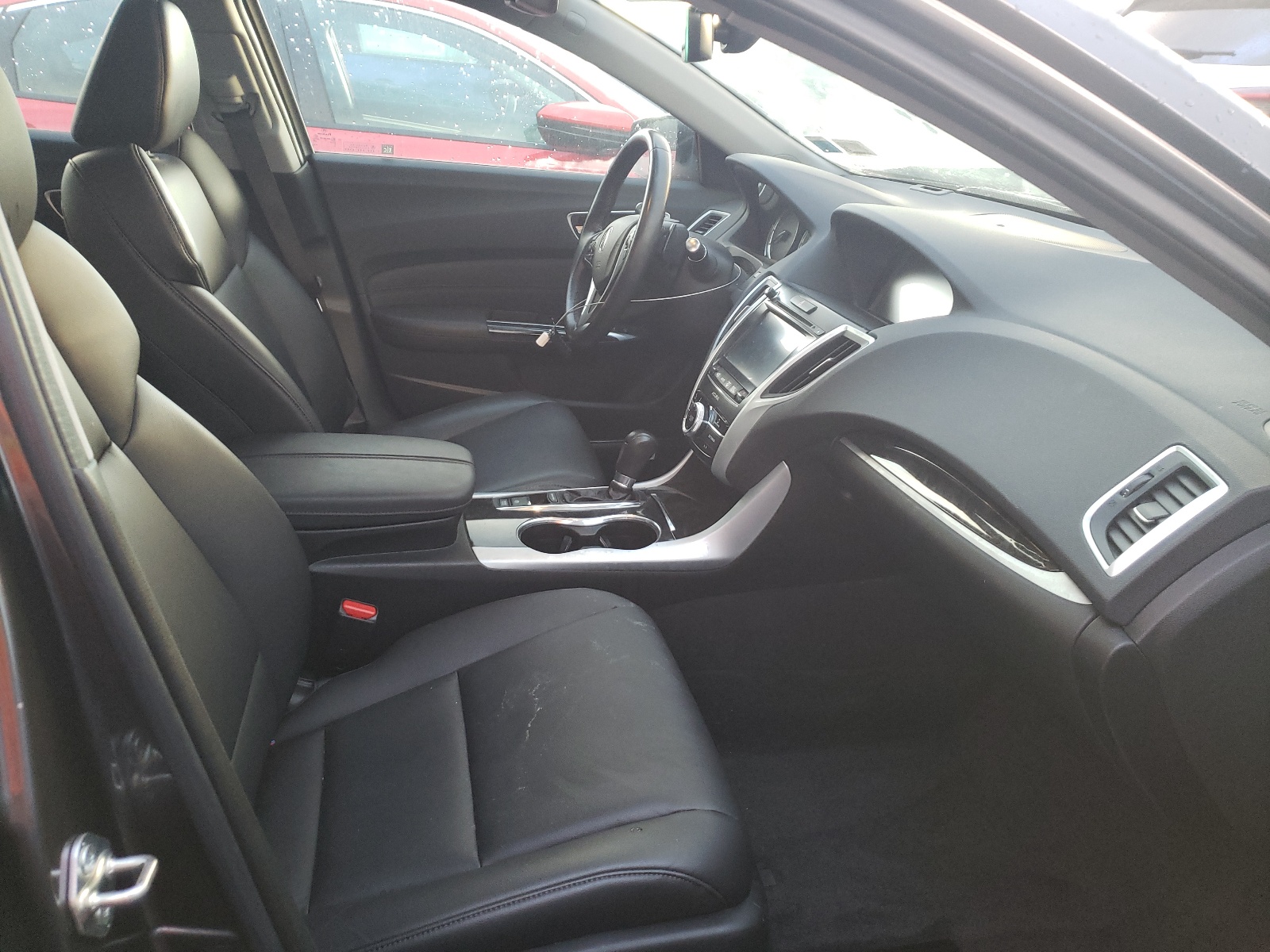 Photo 5 from auction – 2018 ACURA TLX with VIN 19UUB1F3XJA011555