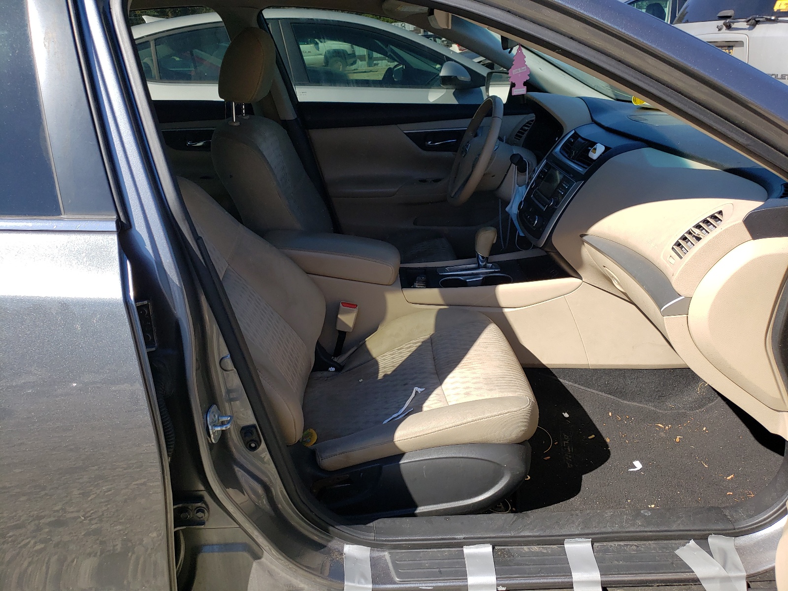 Photo 5 from auction – 2016 NISSAN ALTIMA 2.5 with VIN 1N4AL3AP8GC163101