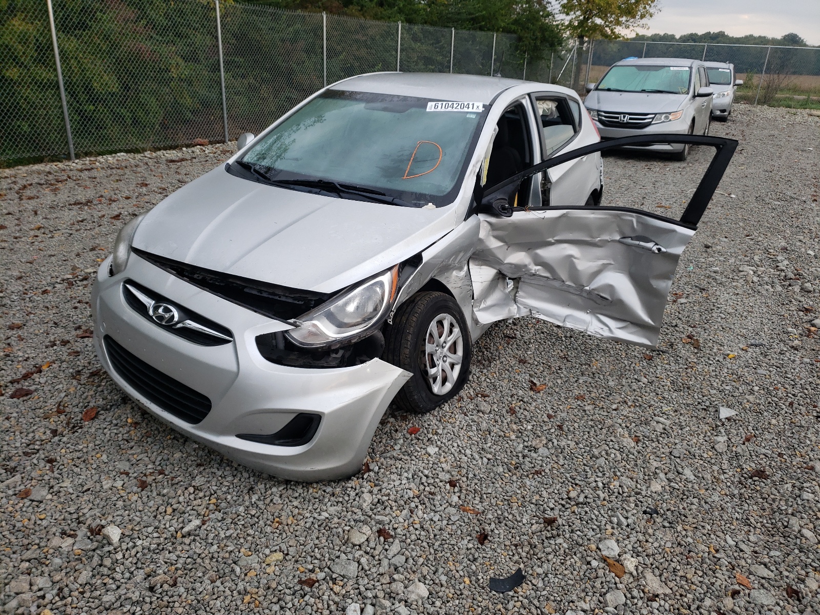 Photo 2 from auction – 2013 HYUNDAI ACCENT GLS with VIN KMHCT5AE4DU093899