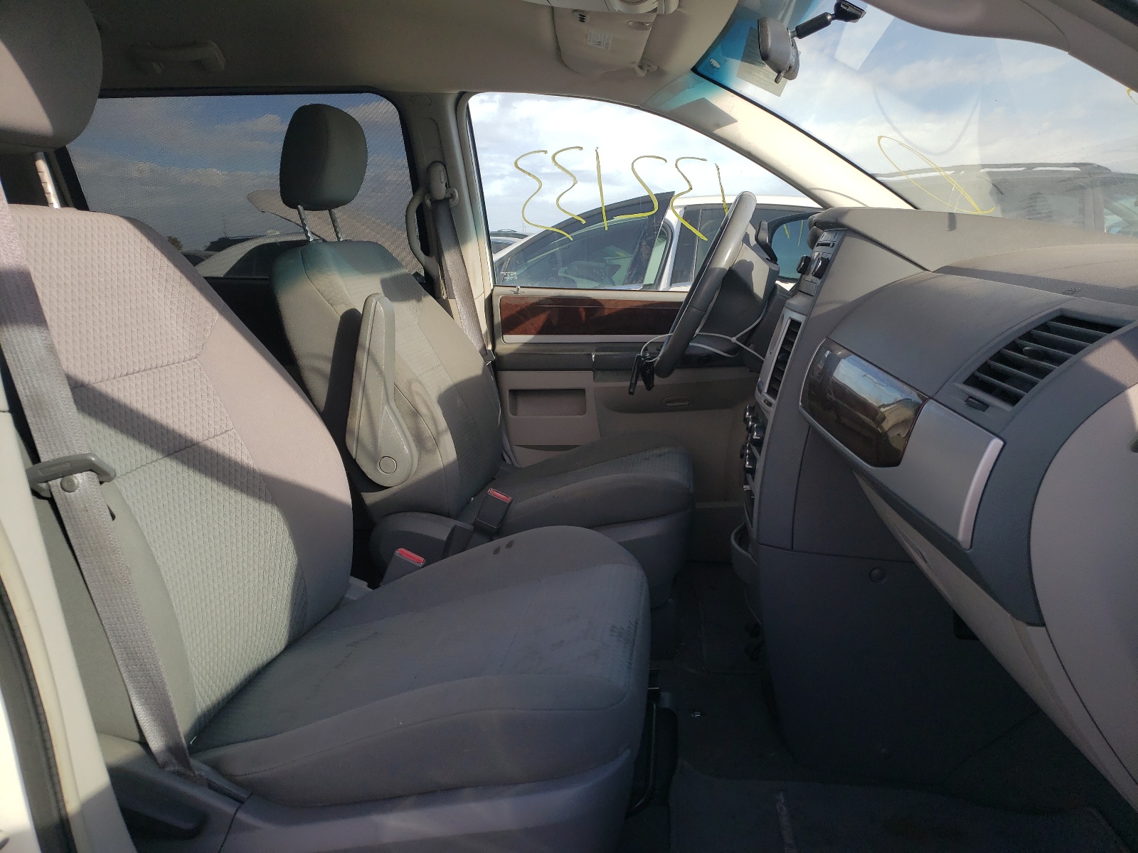 صورة رقم 5 من المزاد - 2010 CHRYSLER TOWN AND C مع VIN 2A4RR5D18AR192914