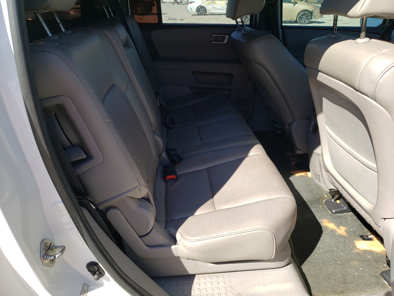 Foto 6 de la subasta – 2014 HONDA PILOT EXL con VIN 5FNYF3H55EB007540