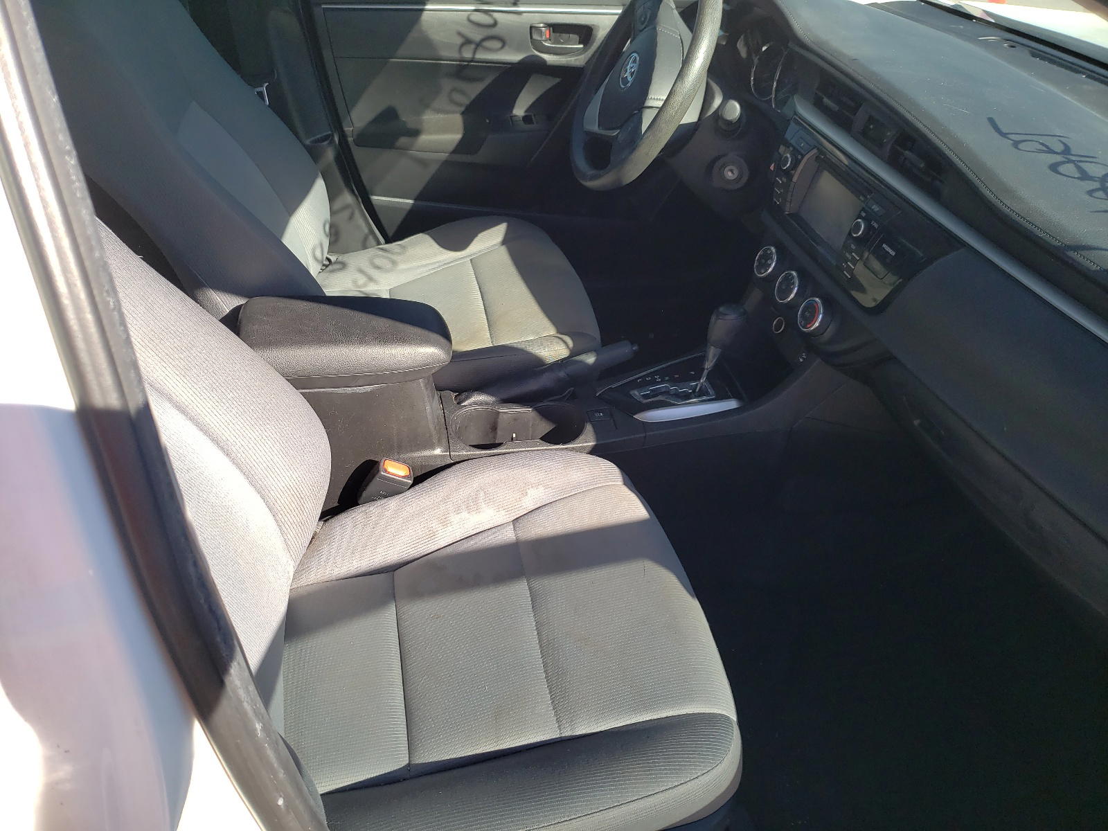 Photo 5 from auction – 2016 TOYOTA COROLLA L with VIN 5YFBURHE8GP384000