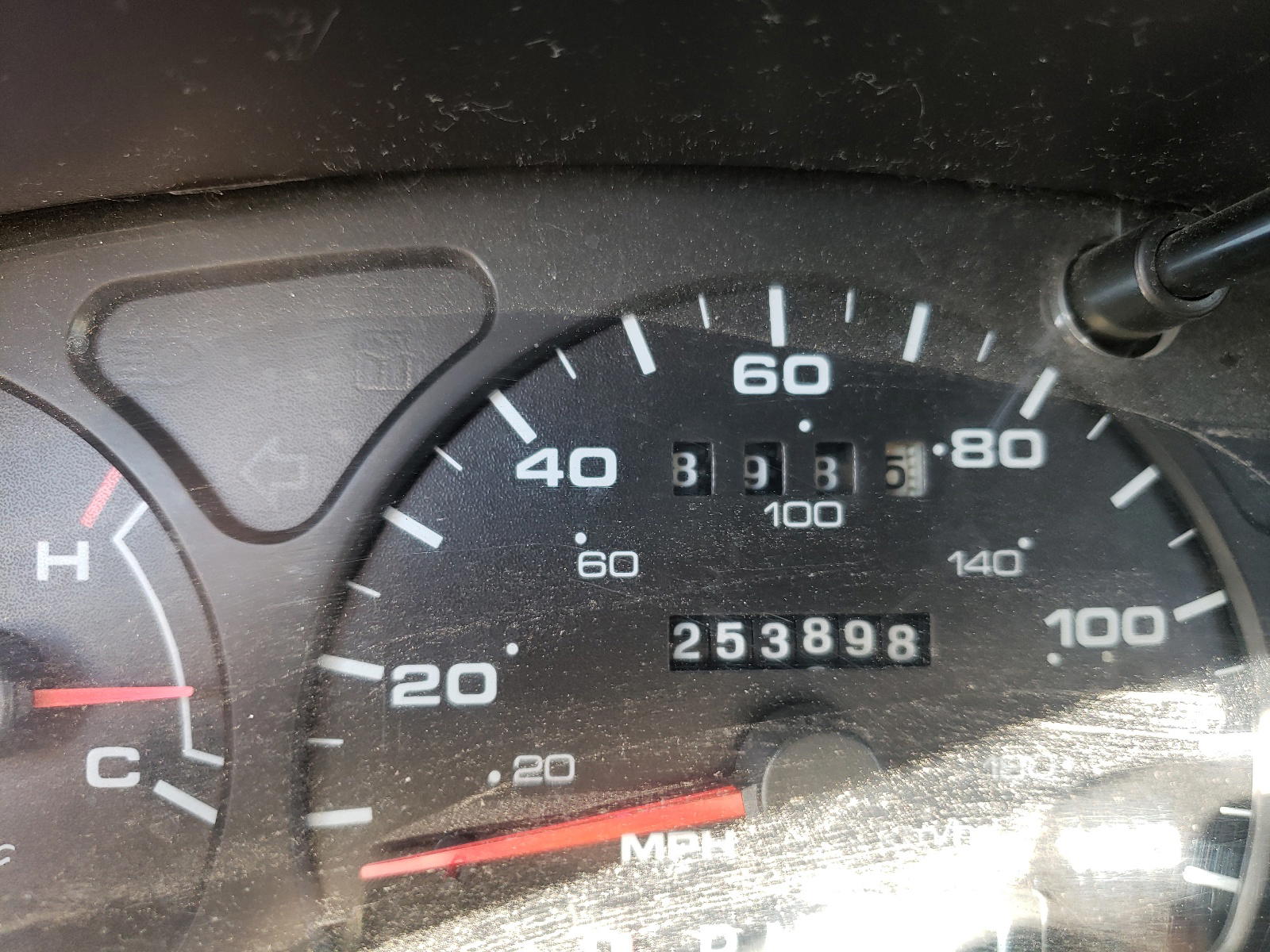 Photo 8 from auction – 2001 FORD TAURUS LX with VIN 1FAFP52U71G165481