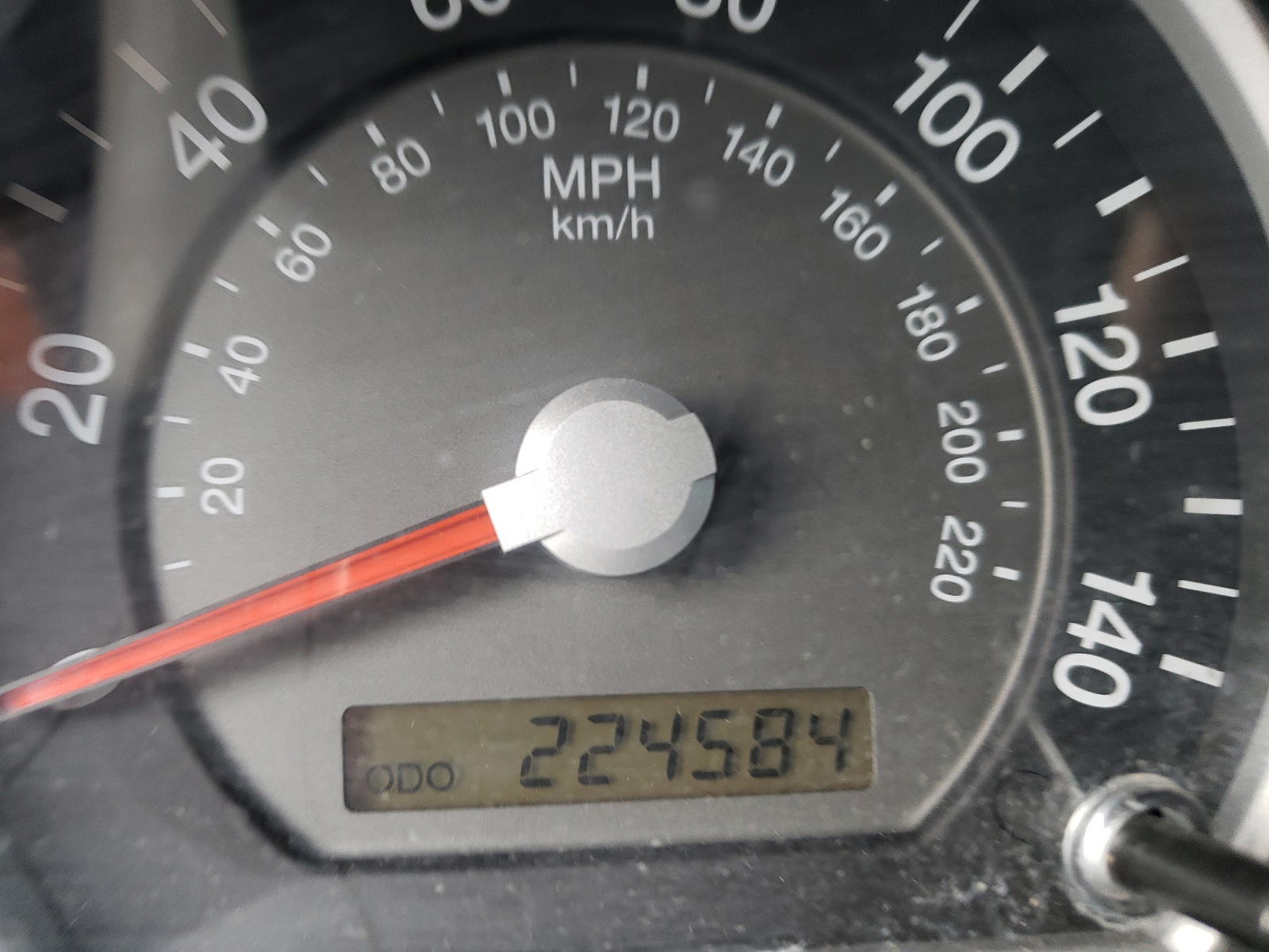 Photo 8 from auction – 2008 KIA SORENTO EX with VIN KNDJD735X85830752