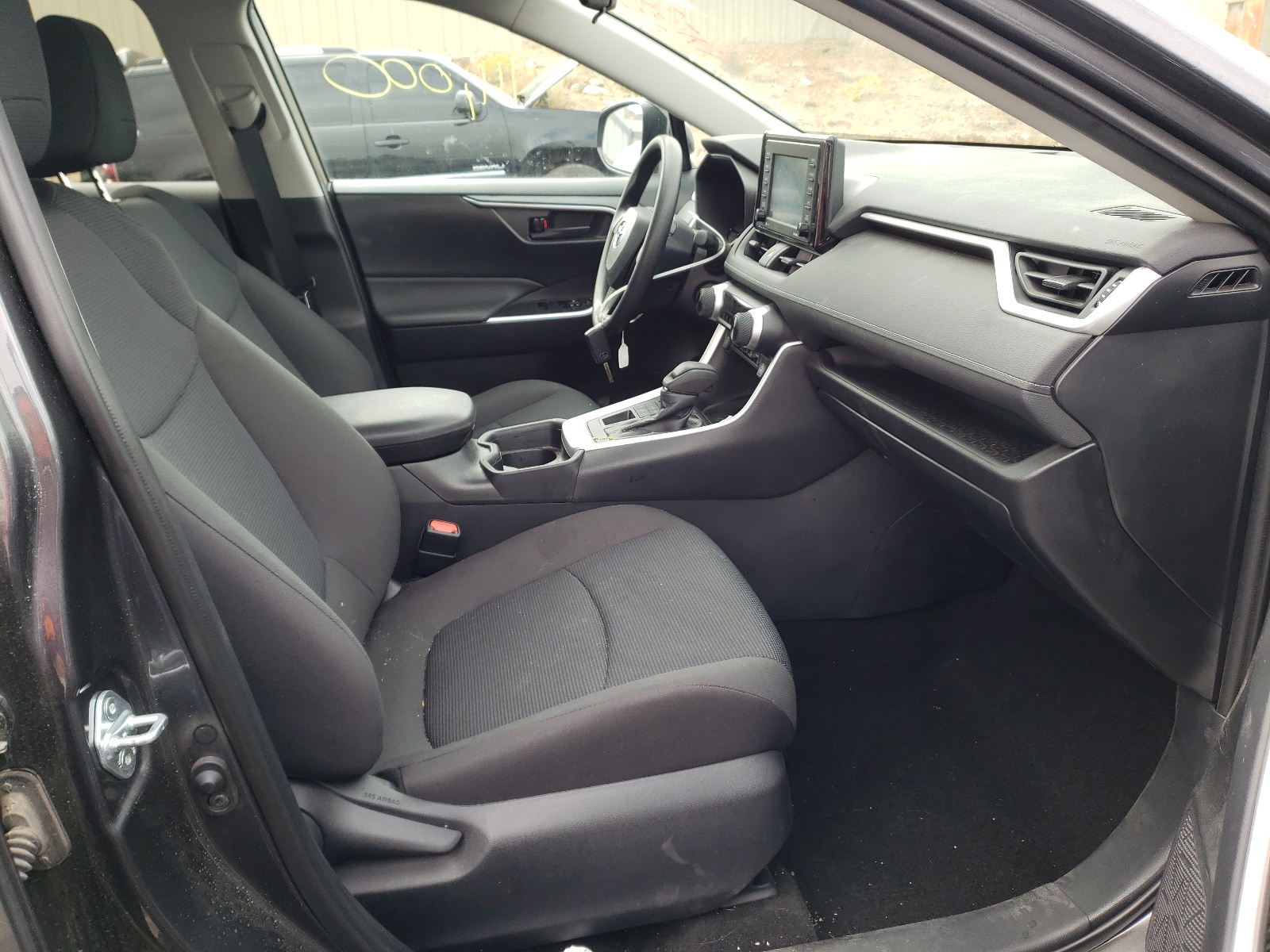 Photo 5 from auction – 2021 TOYOTA RAV4 LE with VIN 2T3F1RFV9MC152473