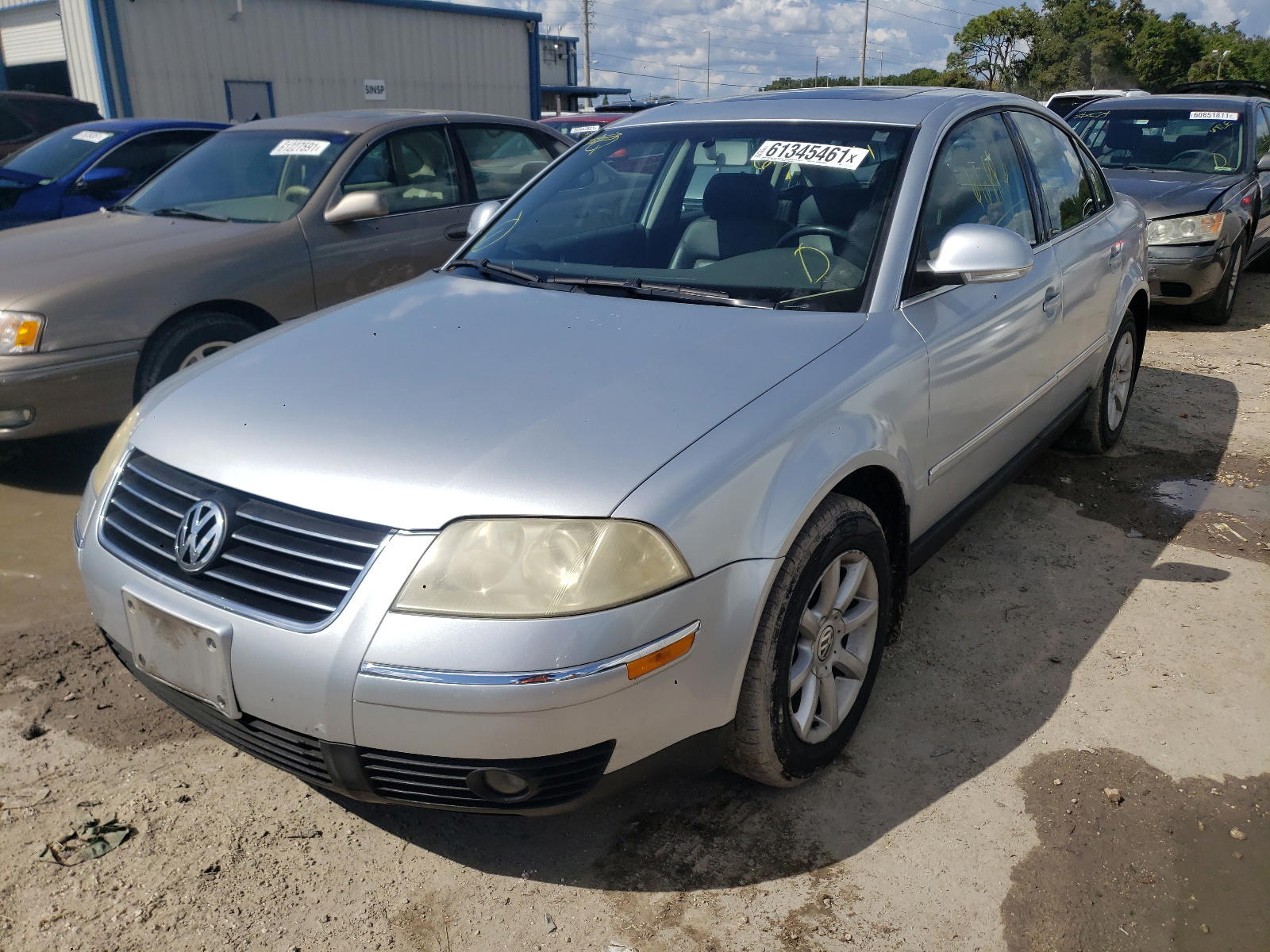 Photo 2 from auction – 2004 VOLKSWAGEN PASSAT with VIN WVWPD63B34E220406