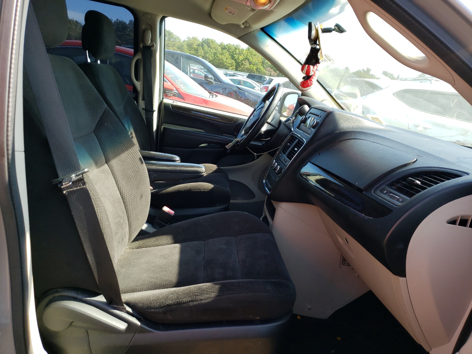 Photo 5 from auction – 2014 DODGE GRAND CARA with VIN 2C4RDGBGXER335097
