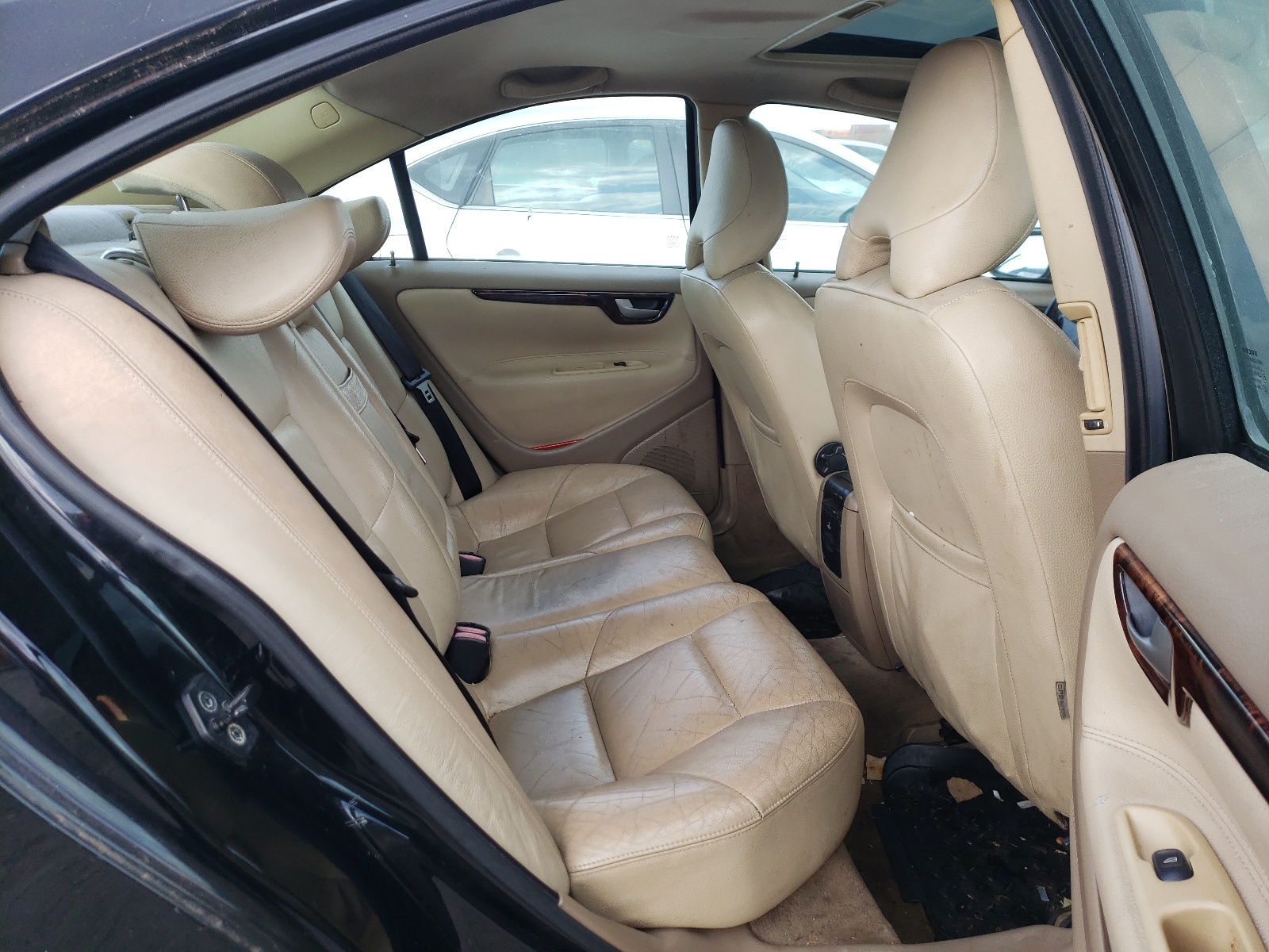 Photo 6 from auction – 2005 VOLVO S60 2.5T with VIN YV1RH592652438769