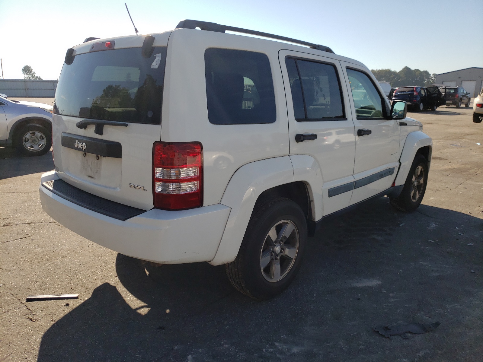 Photo 4 from auction – 2008 JEEP LIBERTY SP with VIN 1J8GP28K08W194803
